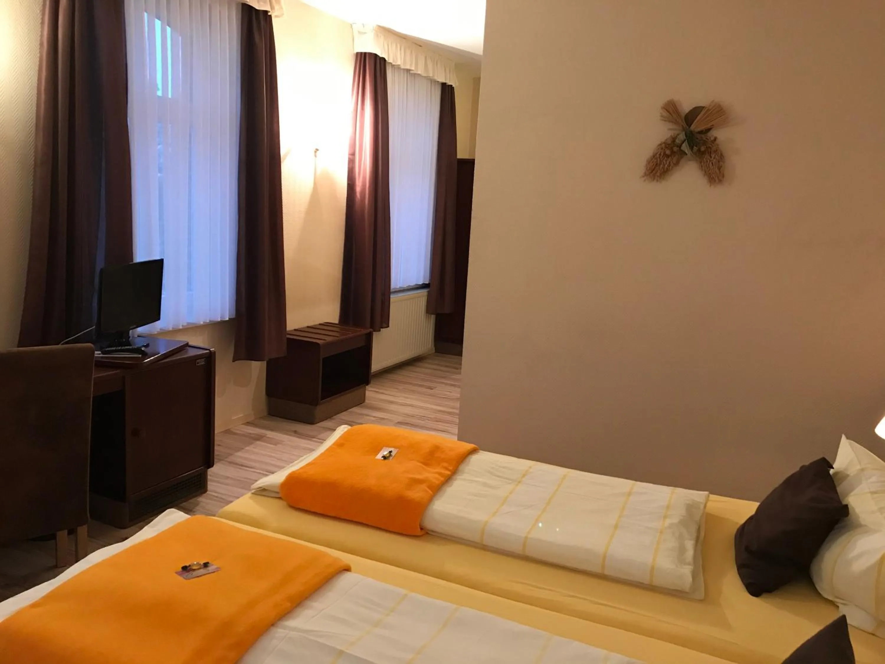 TV and multimedia, Bed in Hotel Schöne Aussicht