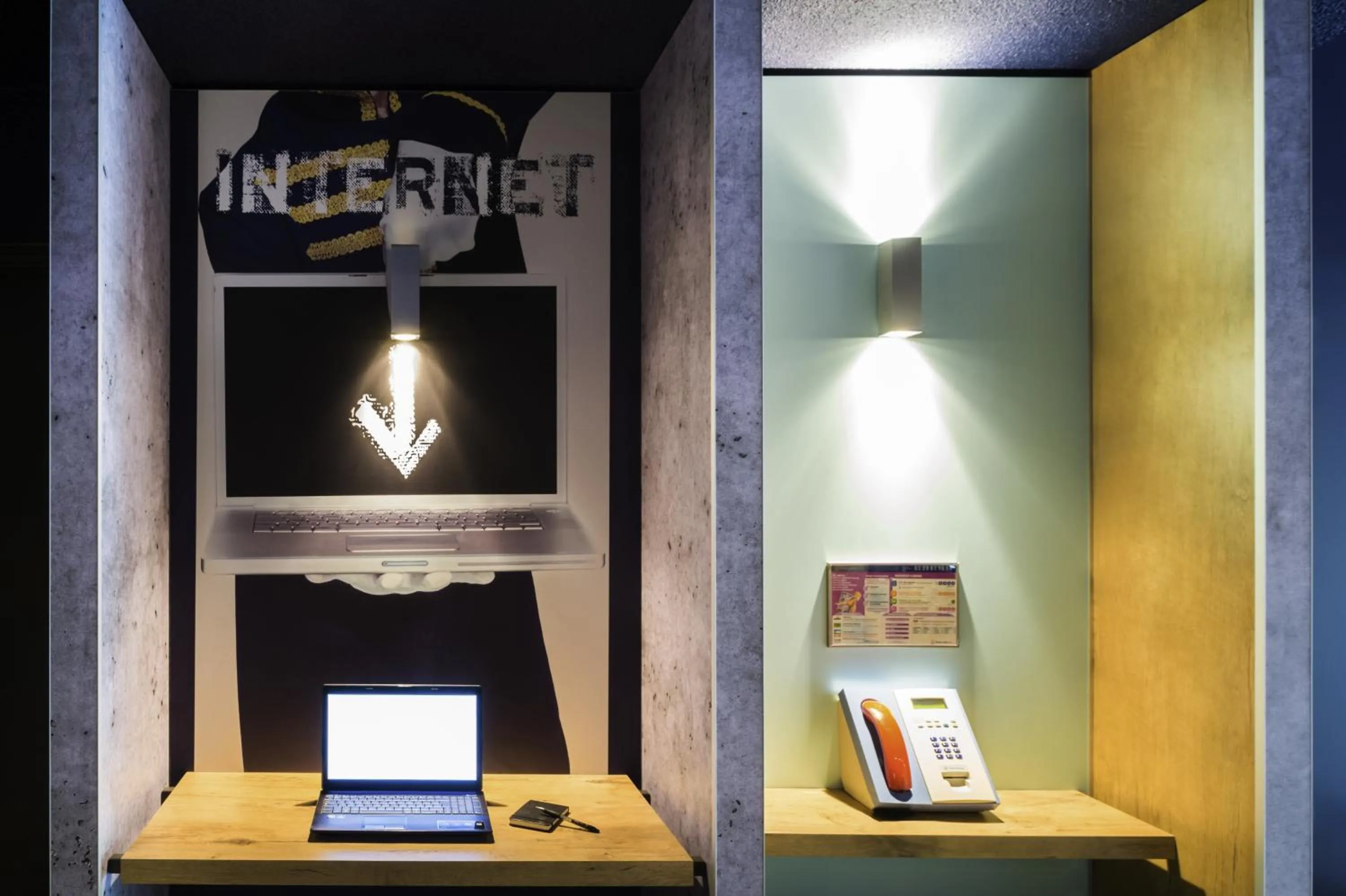 Decorative detail in Hôtel Ibis Budget Nantes Nord St Herblain