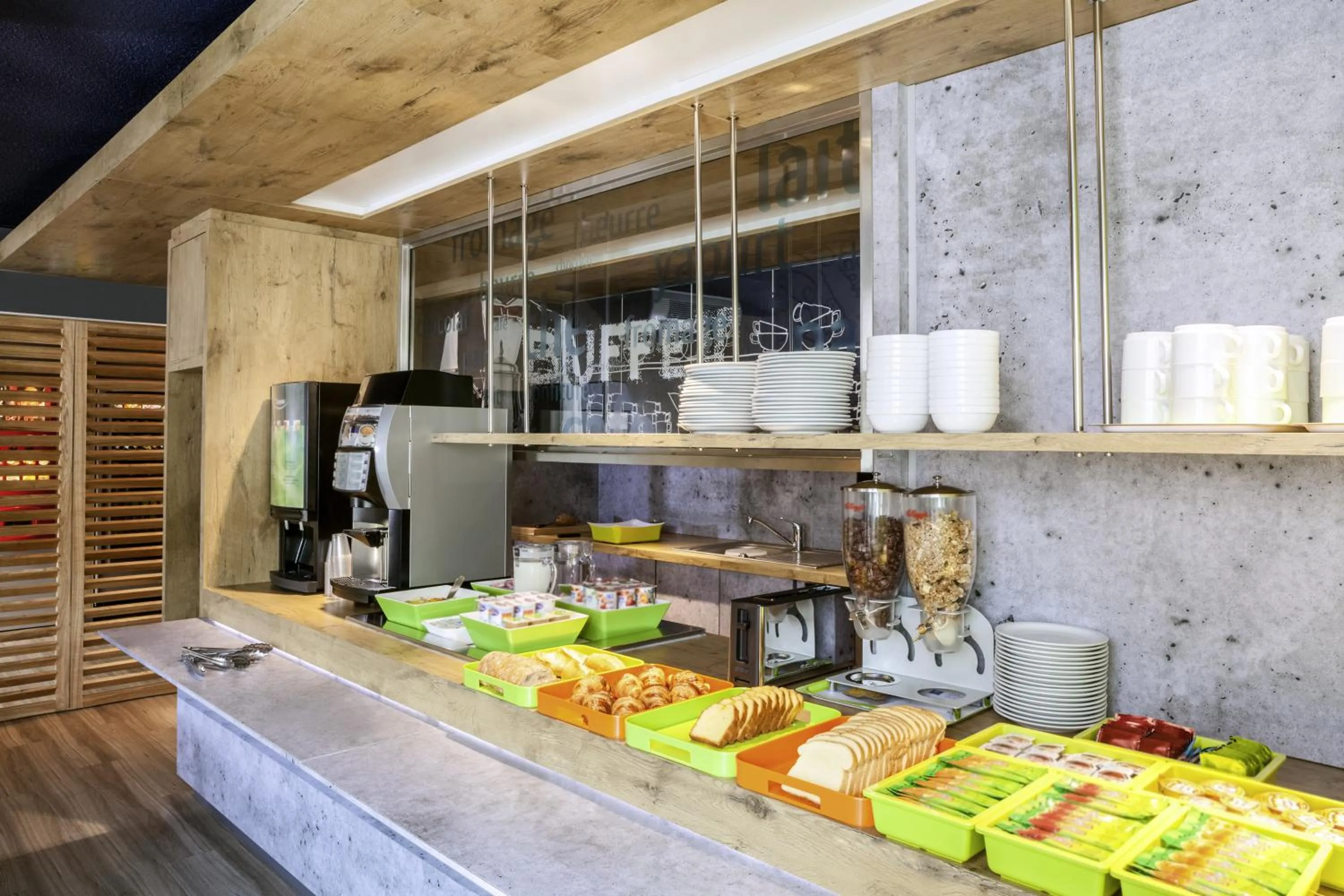 Restaurant/places to eat in Hôtel Ibis Budget Nantes Nord St Herblain