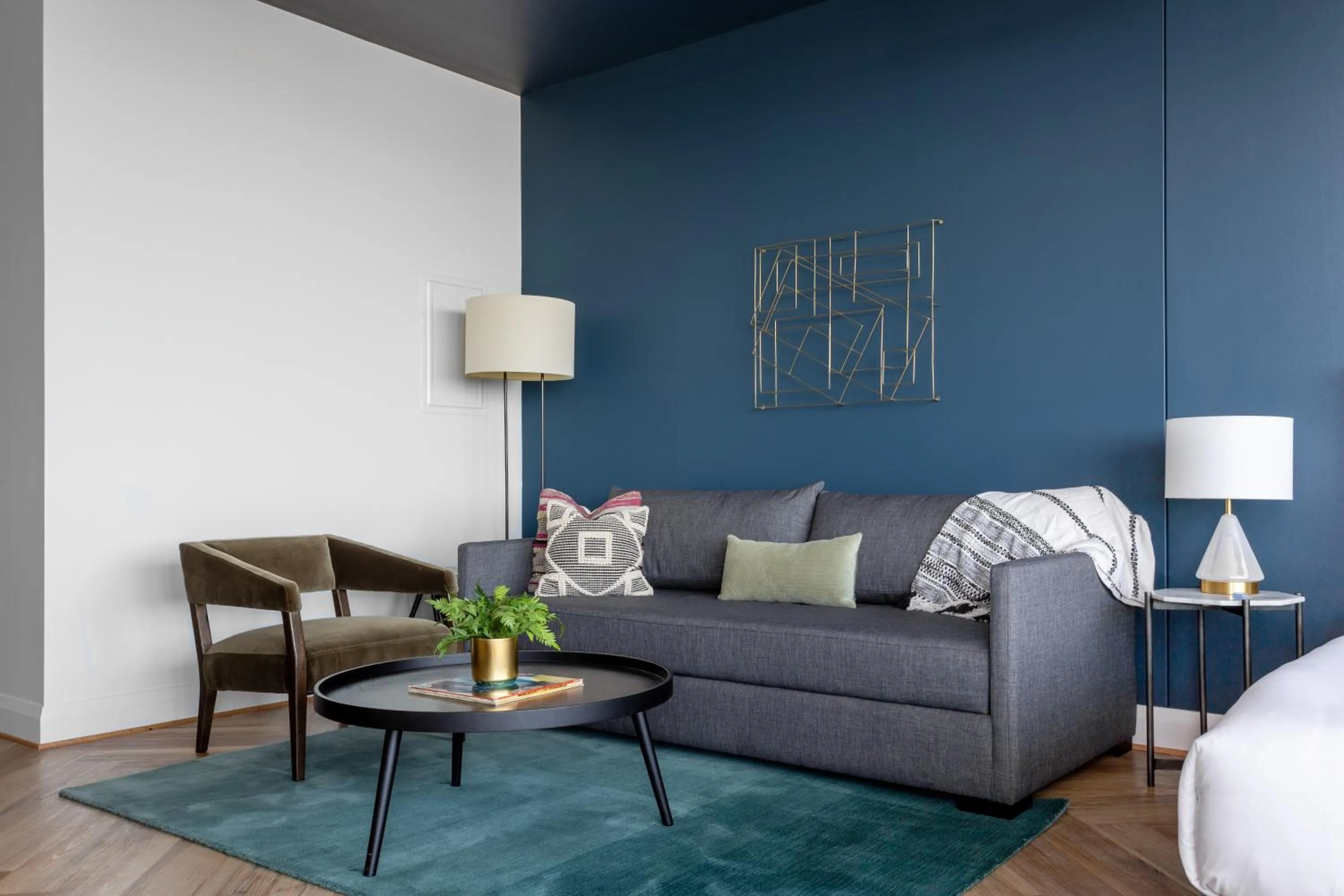 Living room in Mint House Dallas Downtown By Kasa