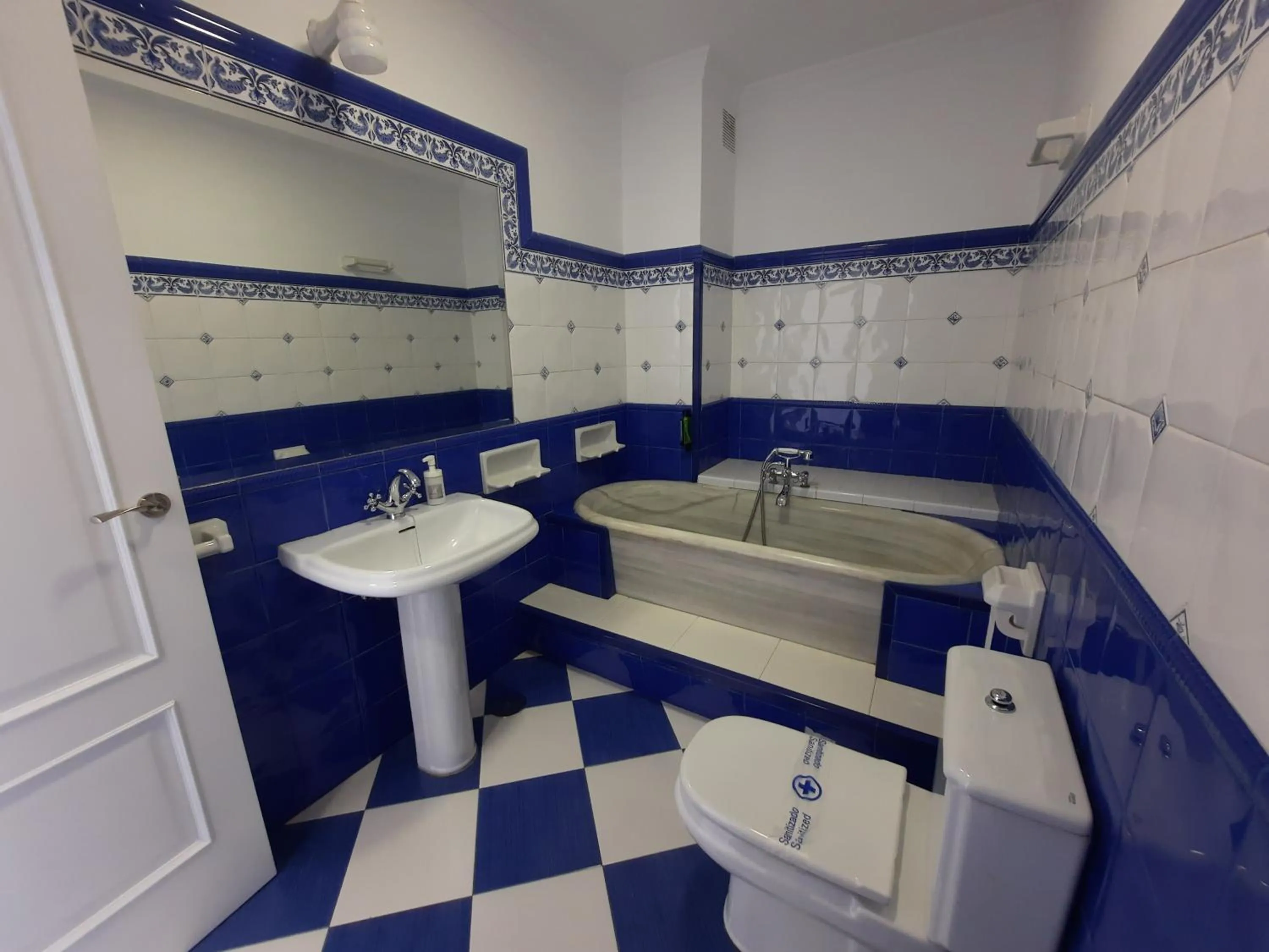 Bathroom in Apartamentos Avanel