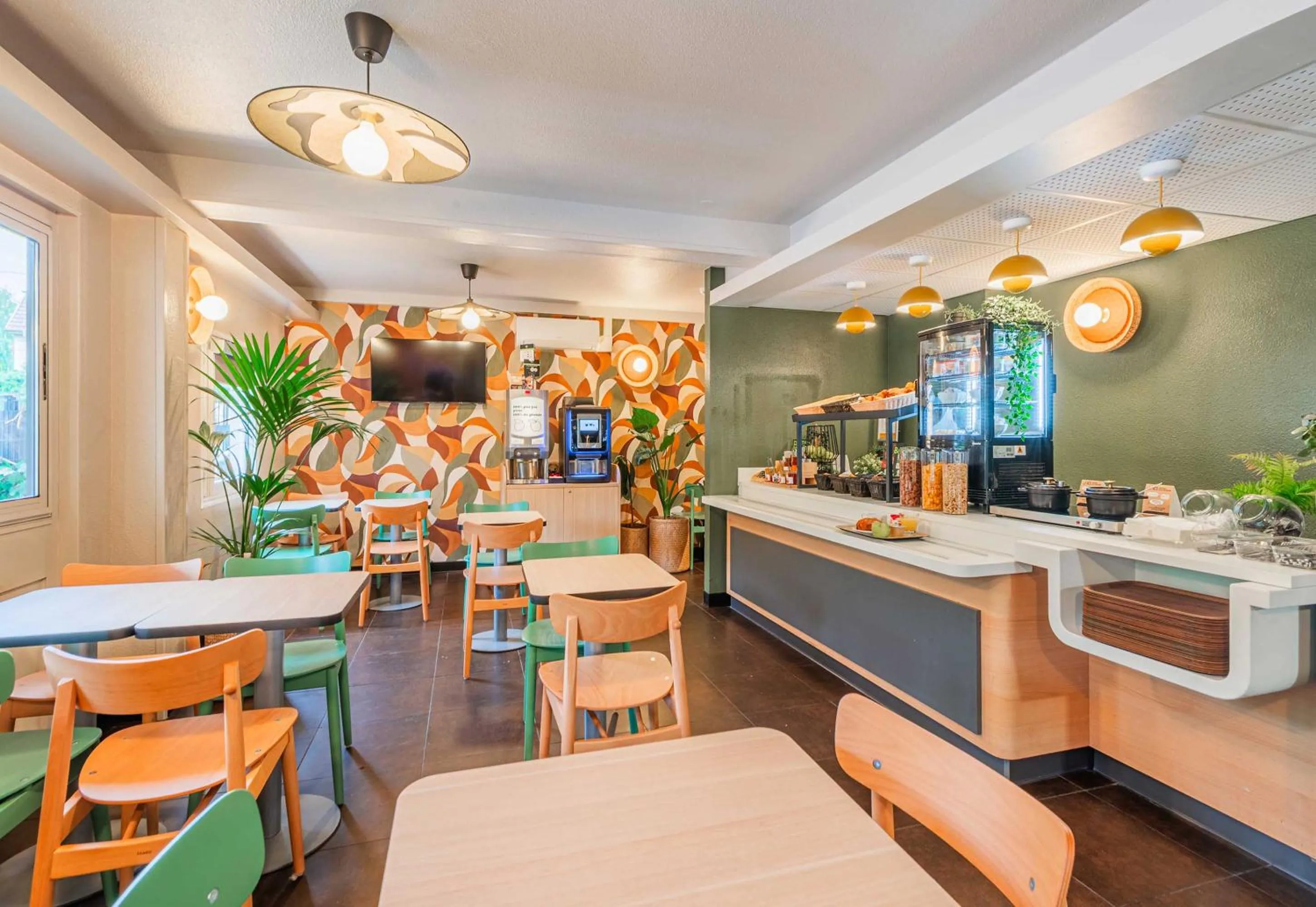 Food and drinks in B&B HOTEL Mulhouse Dornach