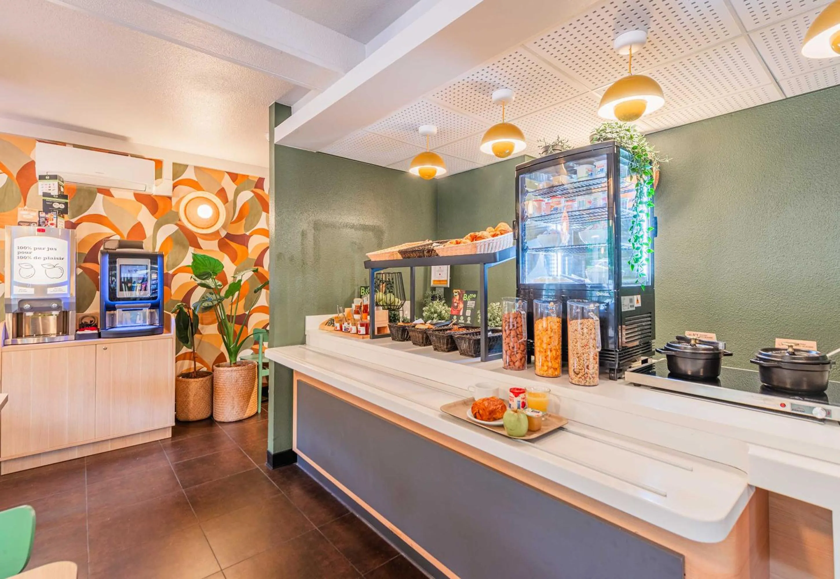 Food and drinks in B&B HOTEL Mulhouse Dornach