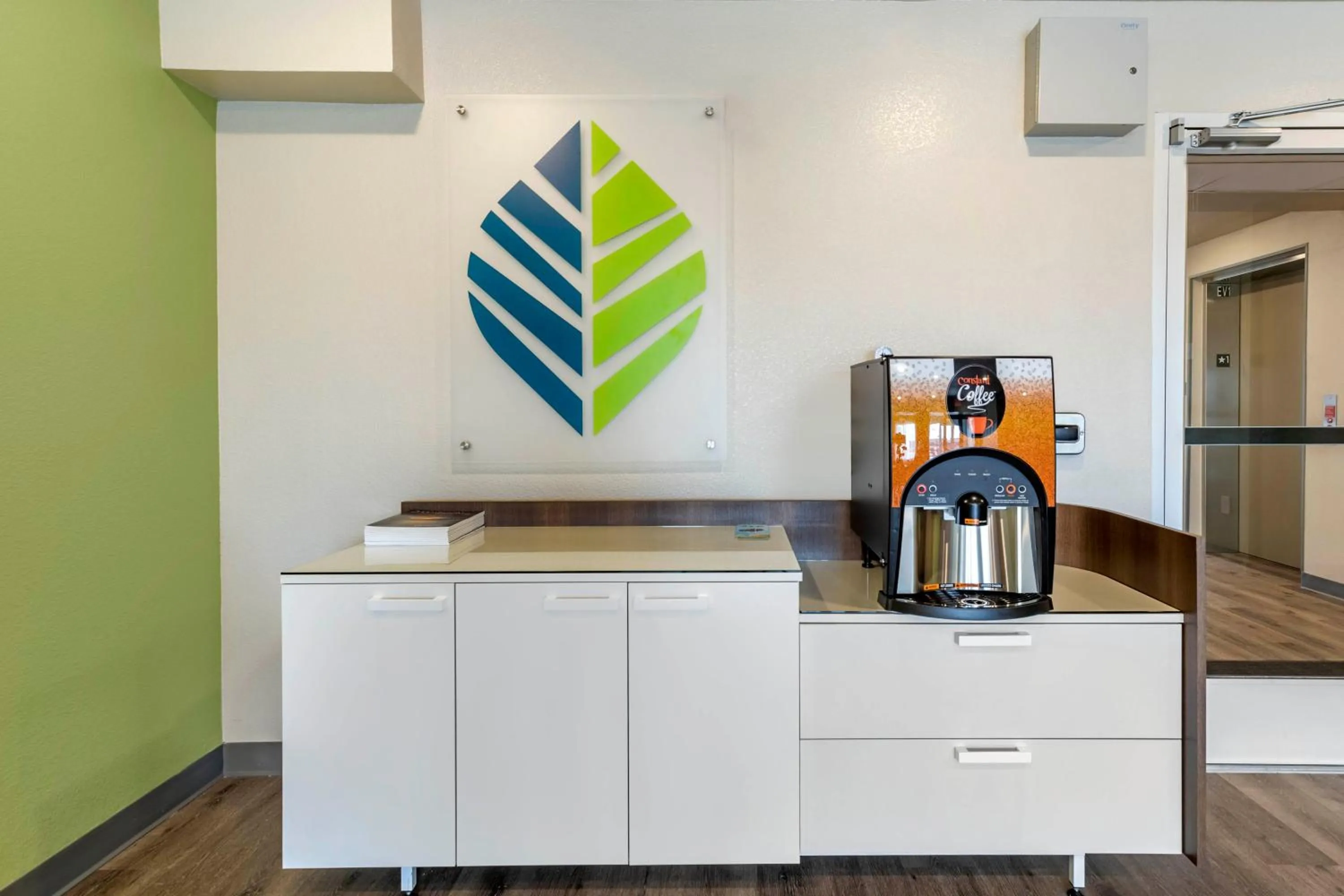 Coffee/tea facilities in WoodSpring Suites Austin Georgetown
