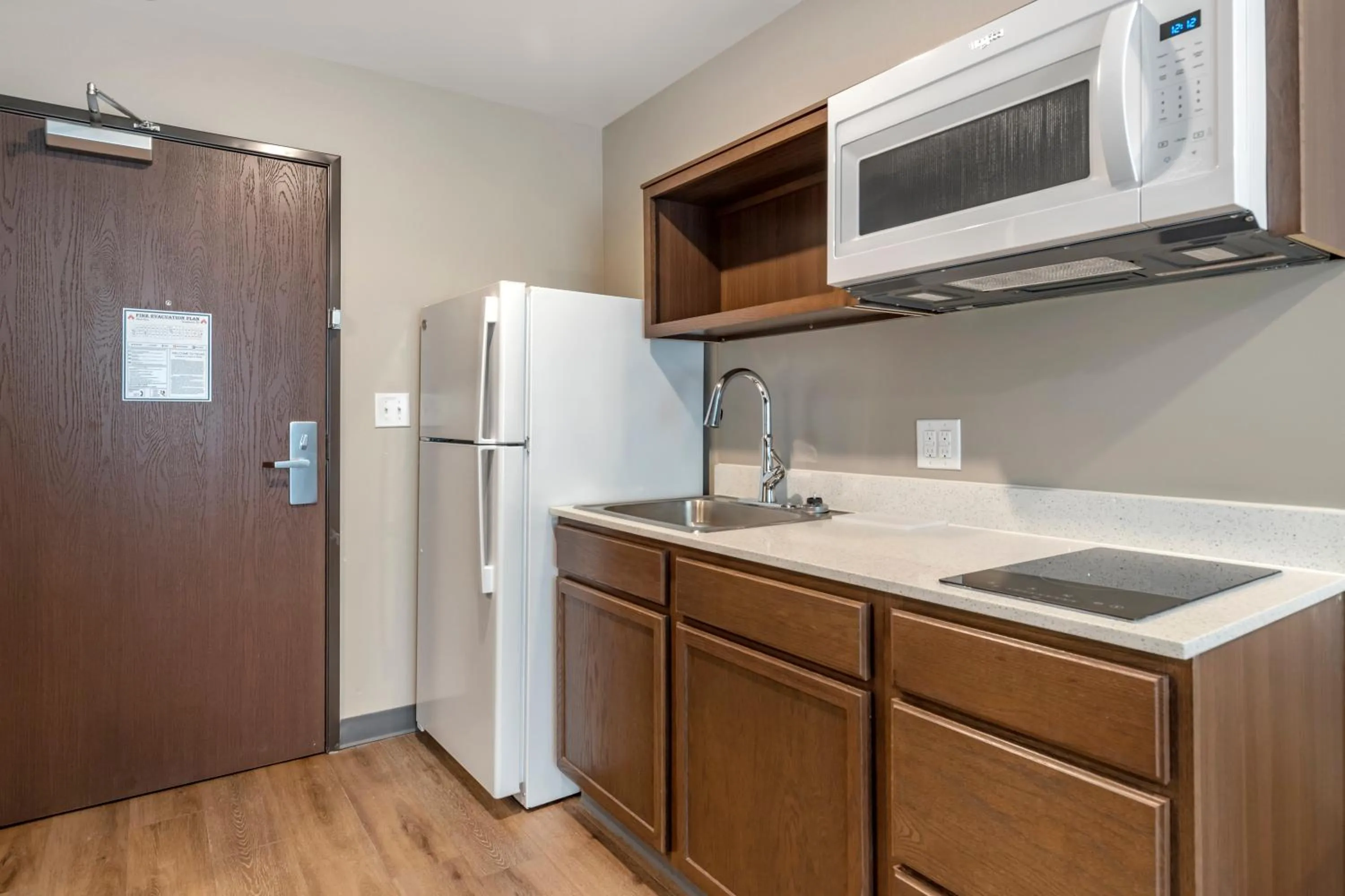 Kitchen or kitchenette in WoodSpring Suites Austin Georgetown