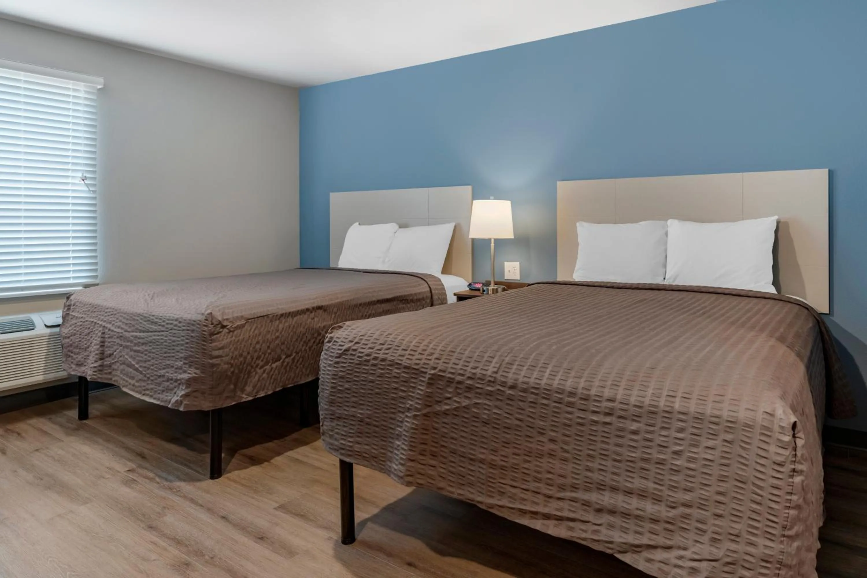 Bedroom, Bed in WoodSpring Suites Austin Georgetown