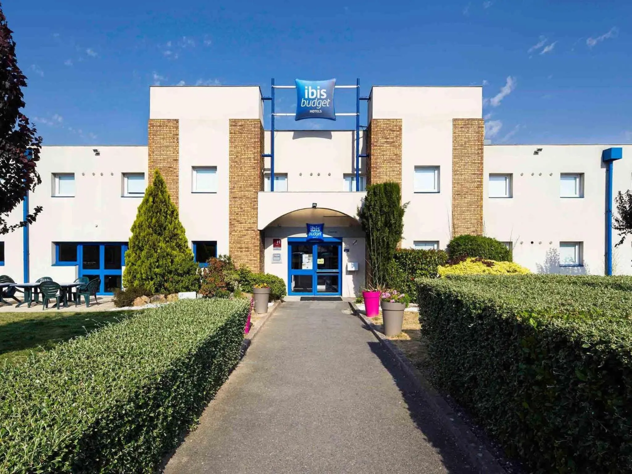 Property building in ibis budget Chartres