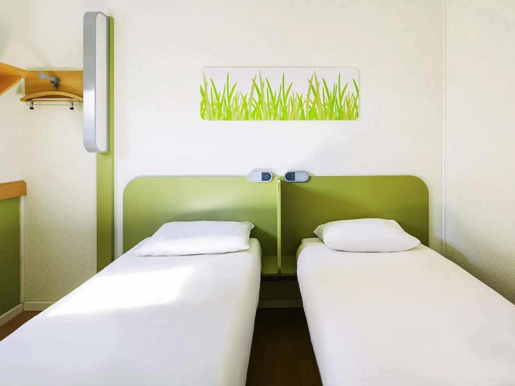 Twin Room in ibis budget Chartres Twin Room in ibis budget Chartres