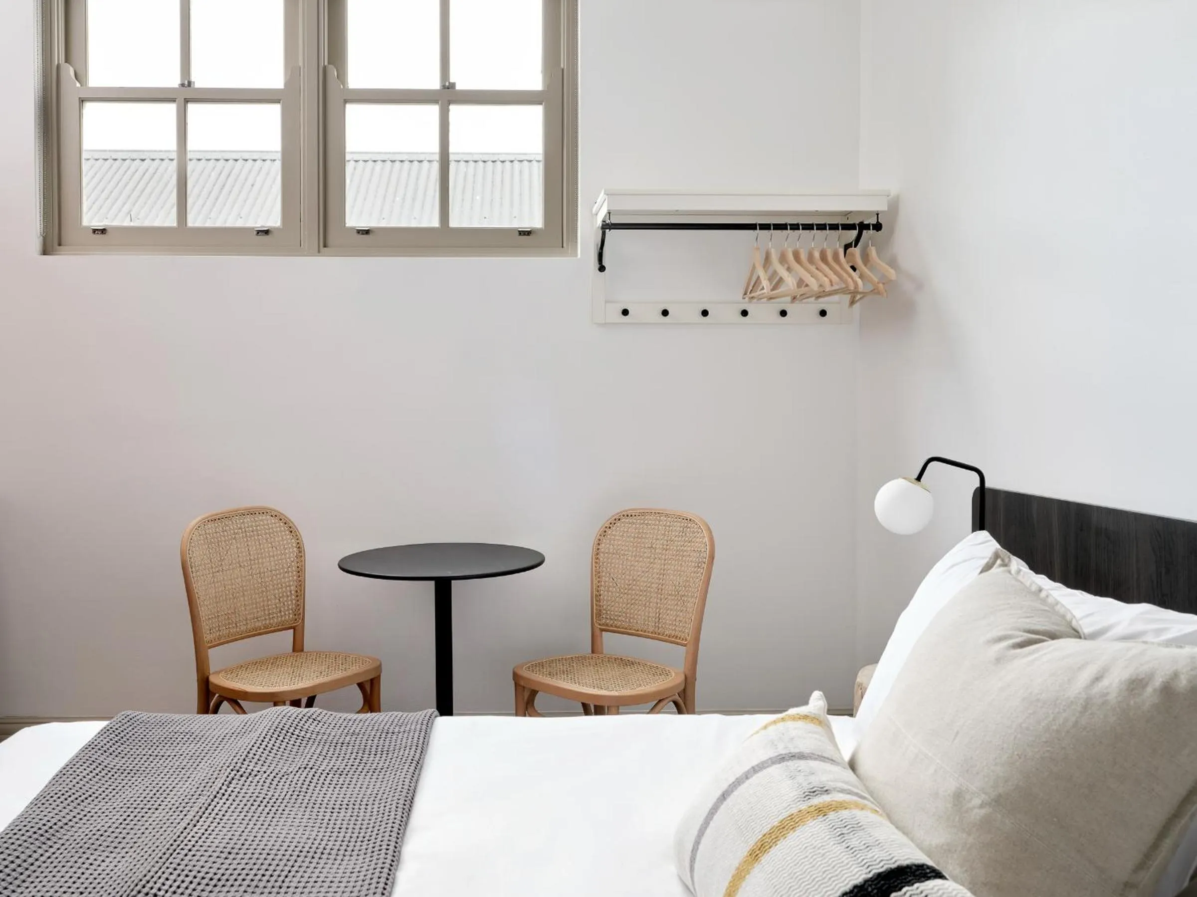 Seating area, Bed in Dunkirk Hotel Pyrmont