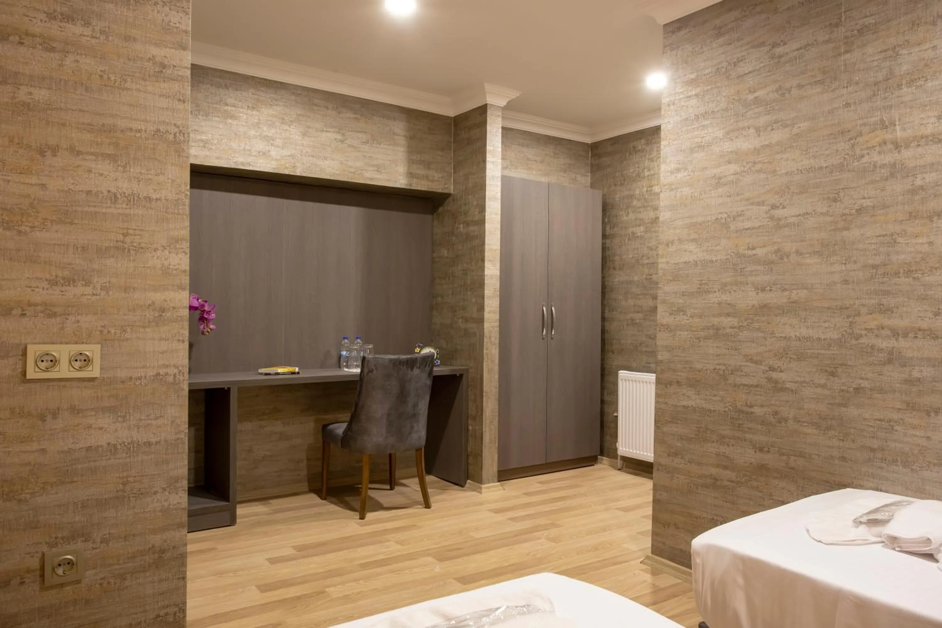 Bed in La Vie Suite Hotel