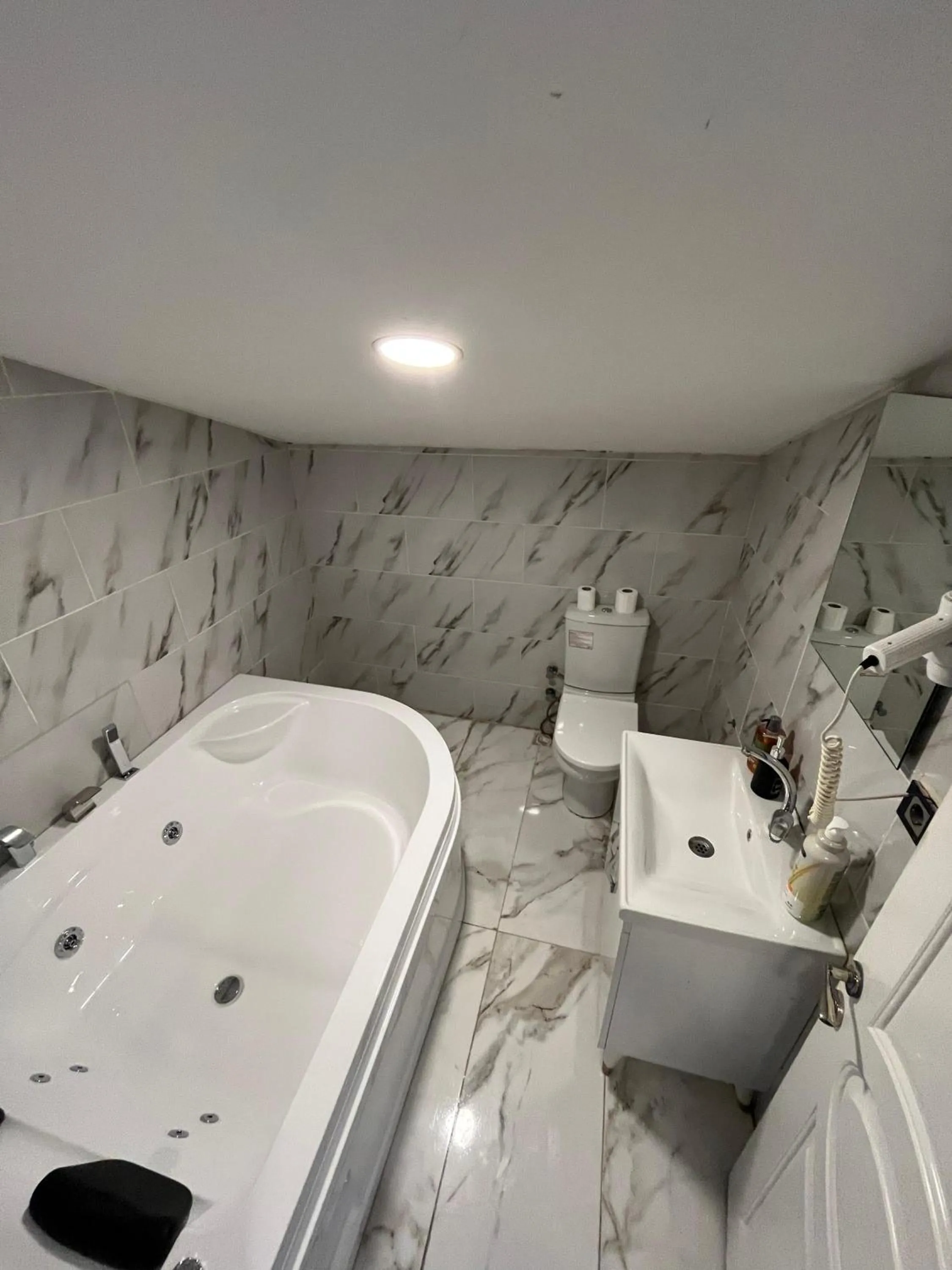 Bath in La Vie Suite Hotel