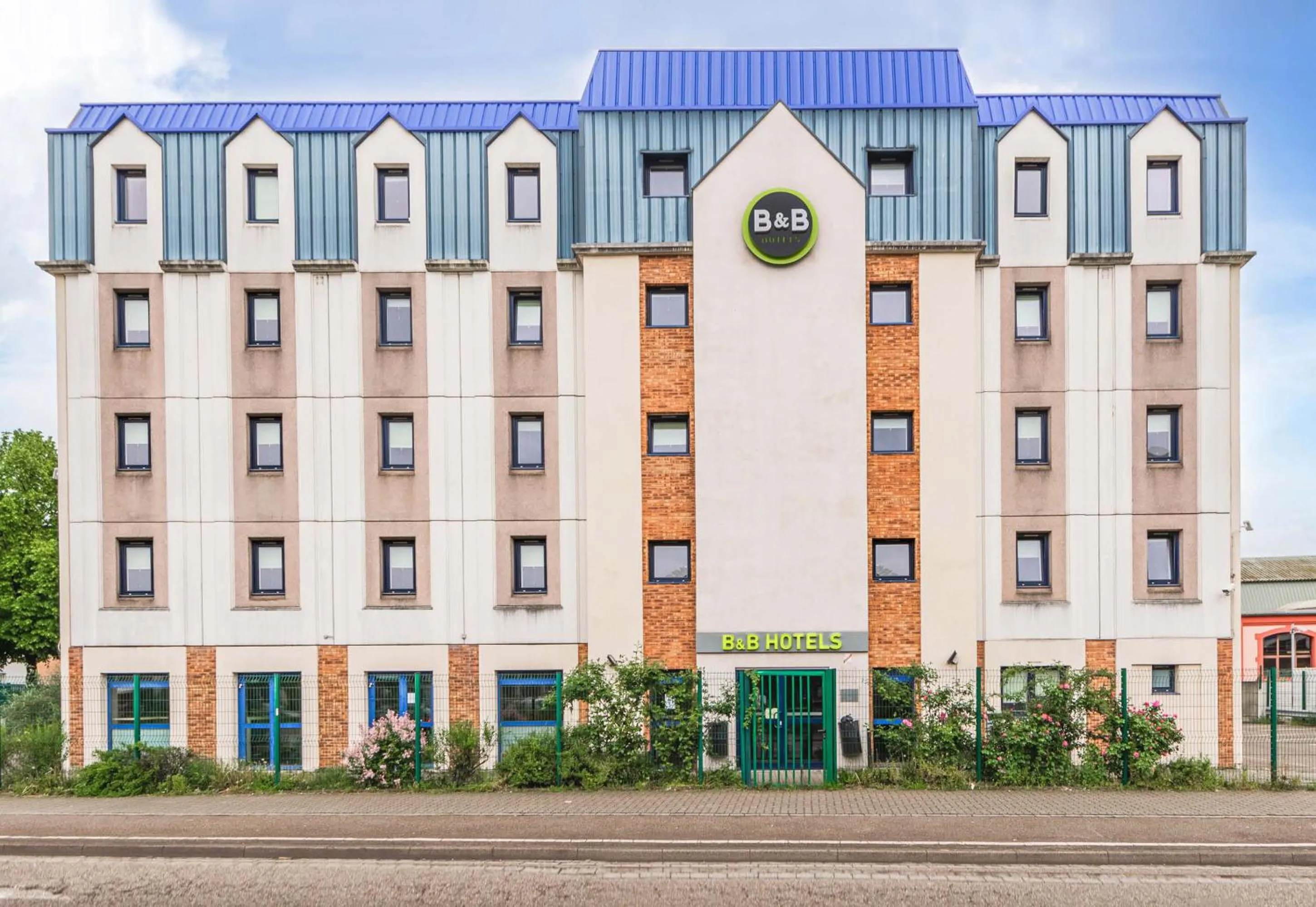 Property building in B&B HOTEL SCHILTIGHEIM Nord