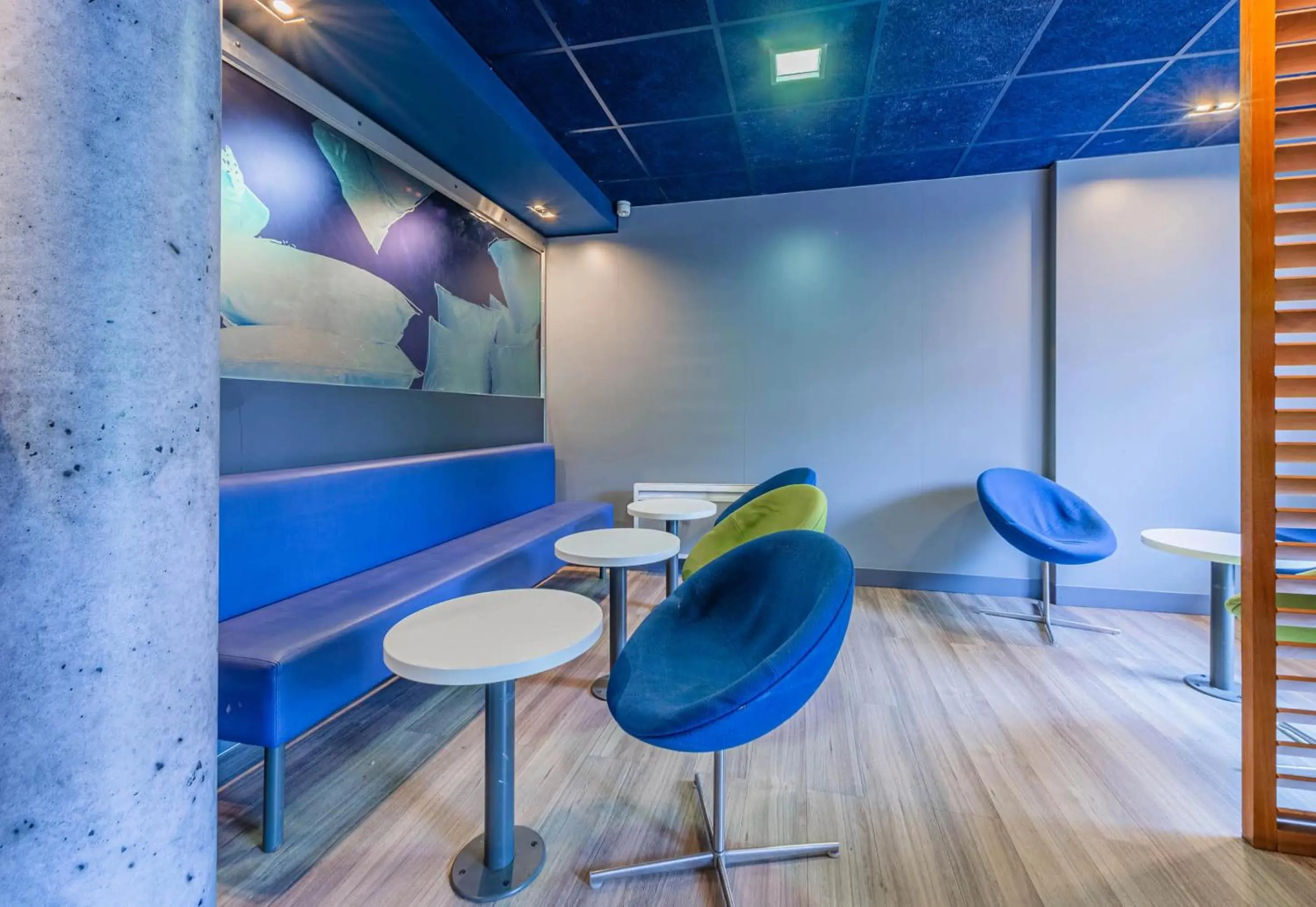 Living room in B&B HOTEL SCHILTIGHEIM Nord