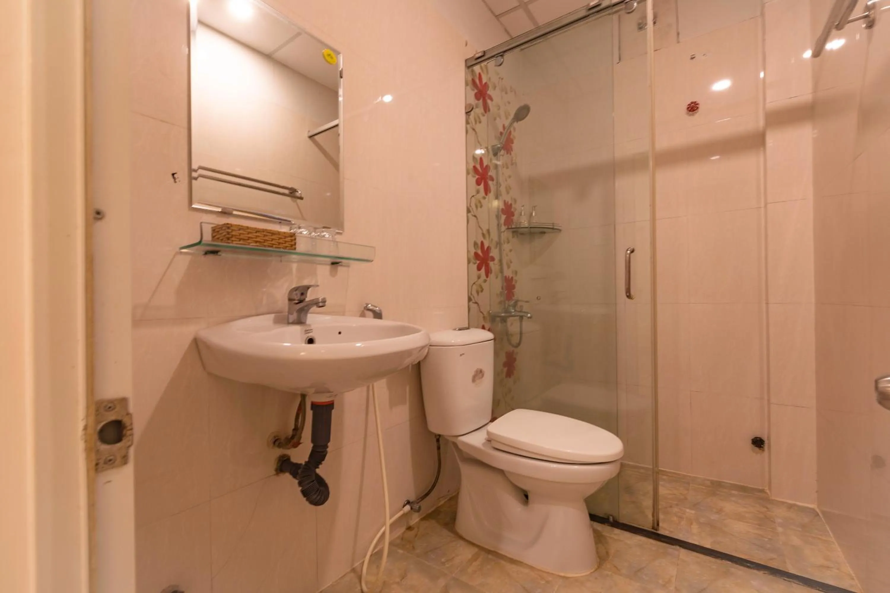 Toilet in Dalat Joy Hotel