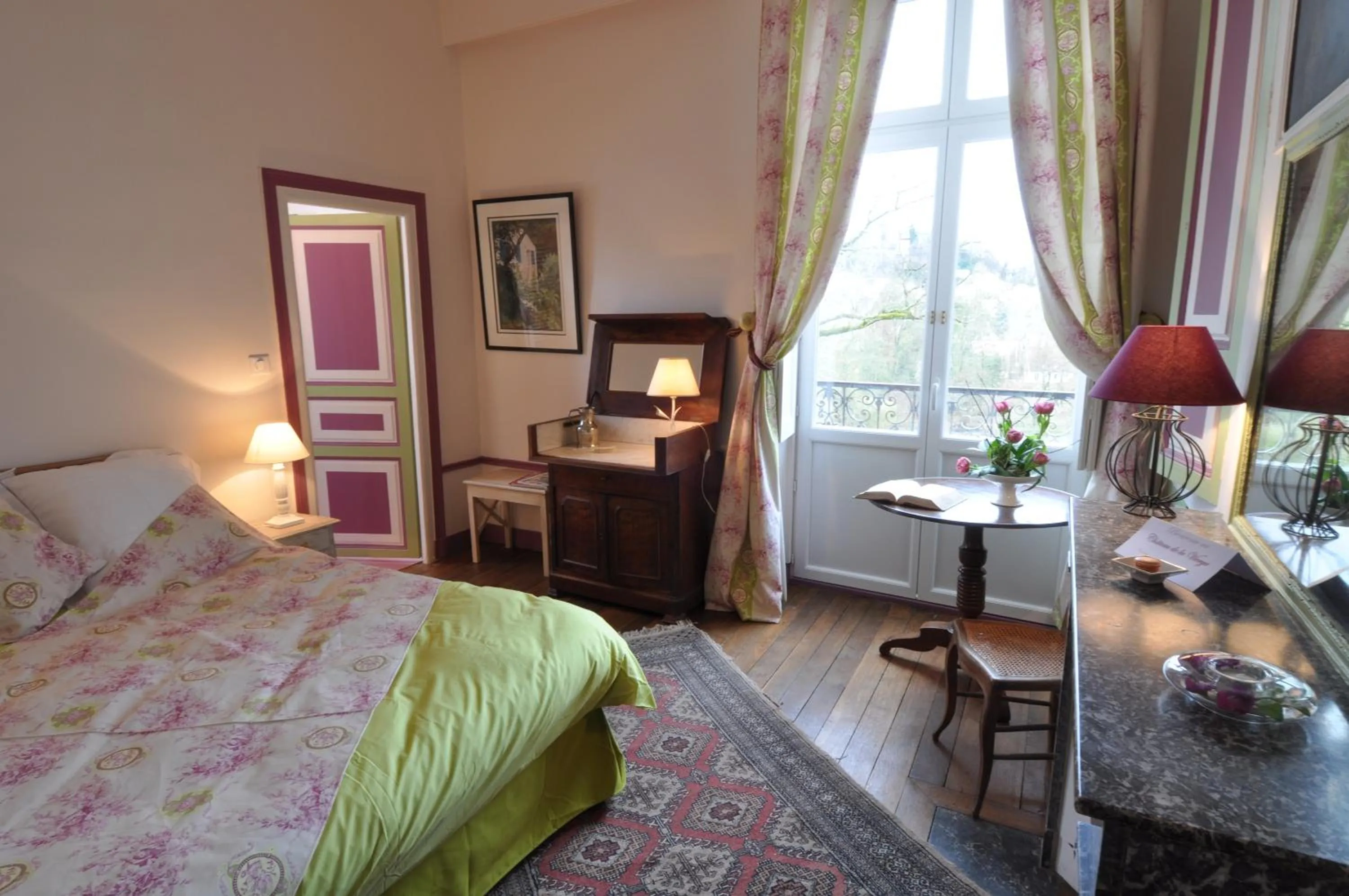 Photo of the whole room, Bed in Le Chateau De La Vierge
