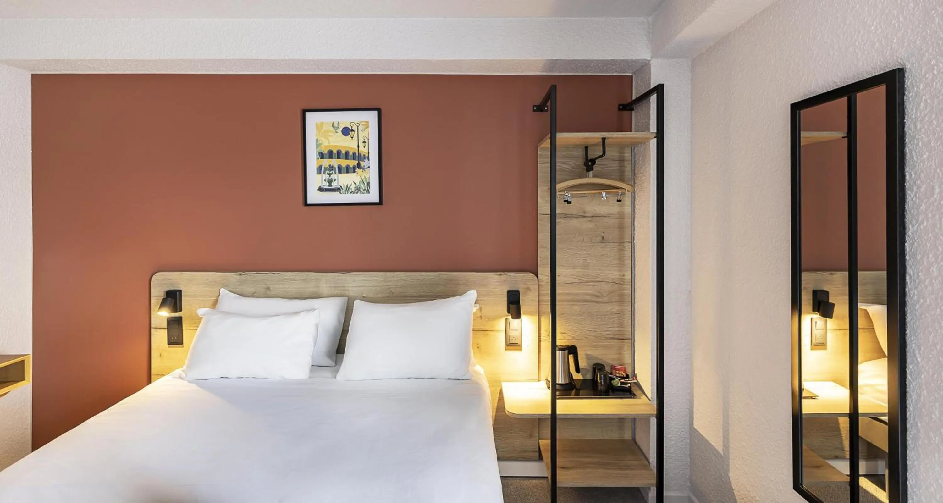 Bedroom, Bed in Sure Hotel by Best Western Nimes Est