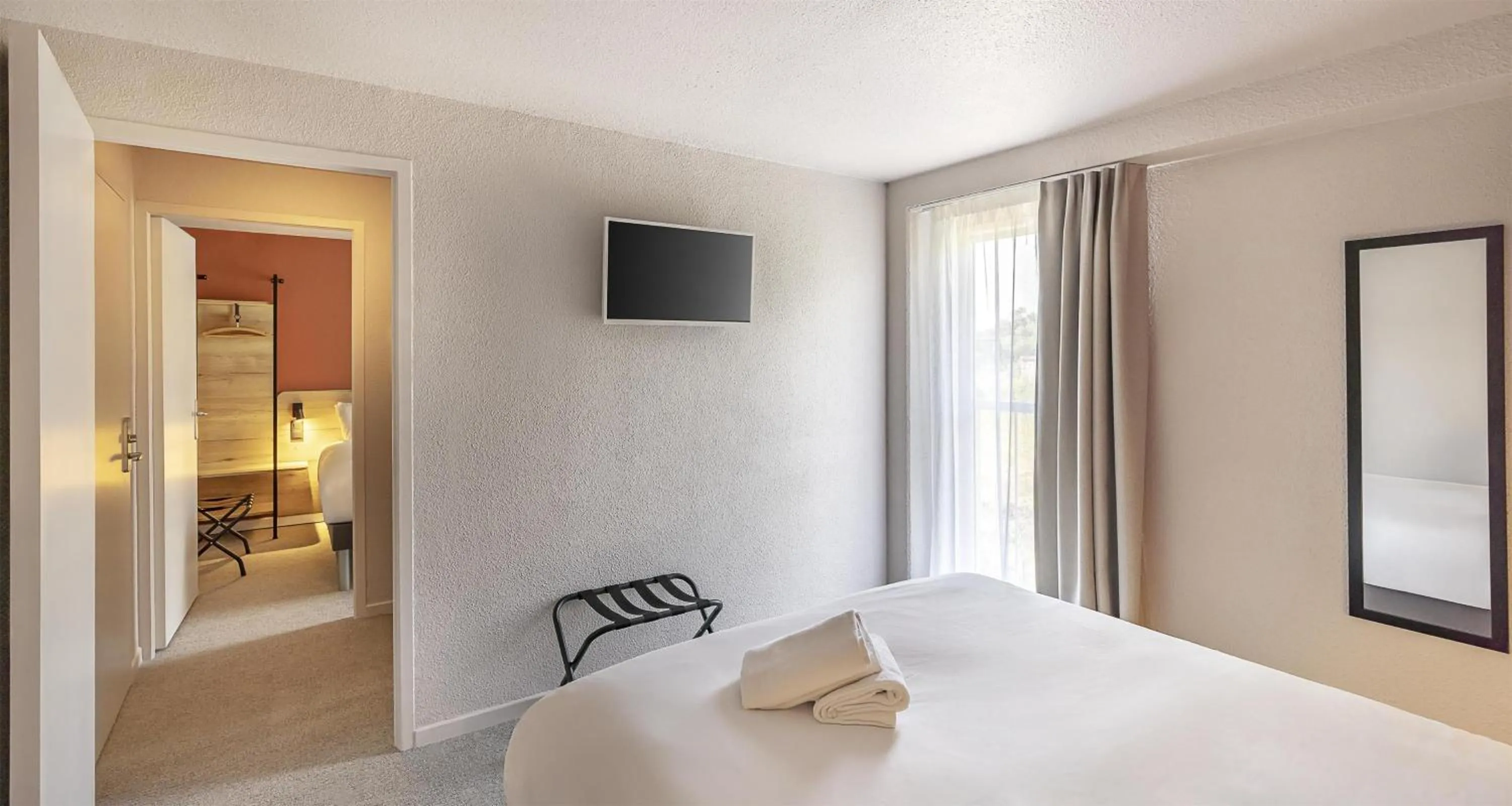 View (from property/room), Bed in Sure Hotel by Best Western Nimes Est