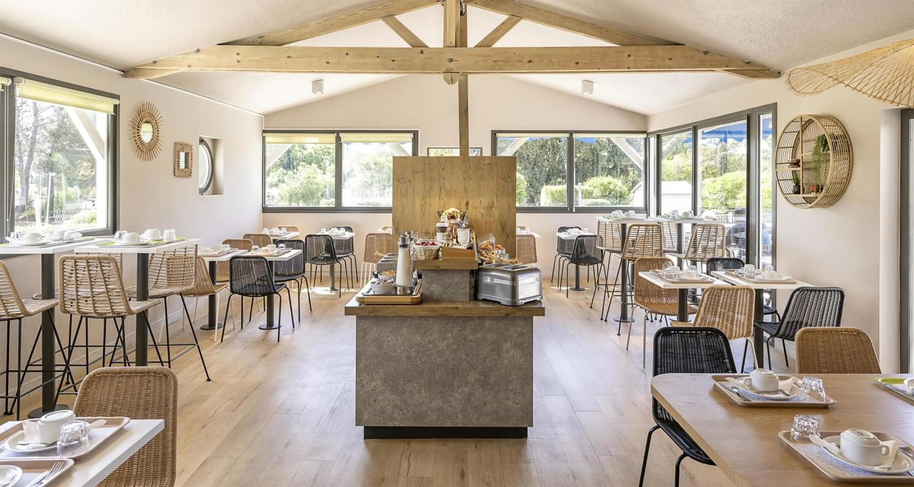 Breakfast in Sure Hotel by Best Western Nimes Est