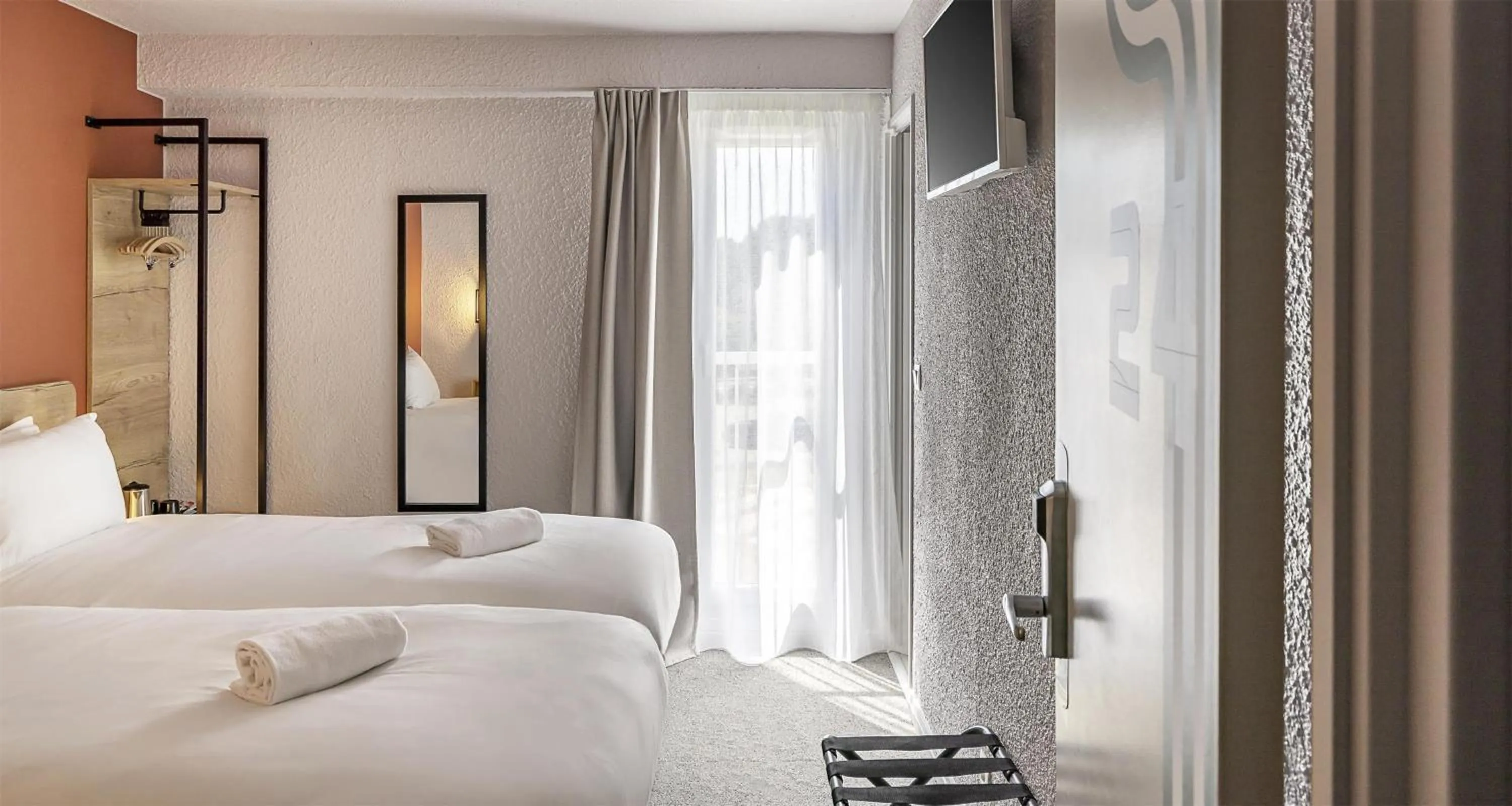 View (from property/room), Bed in Sure Hotel by Best Western Nimes Est