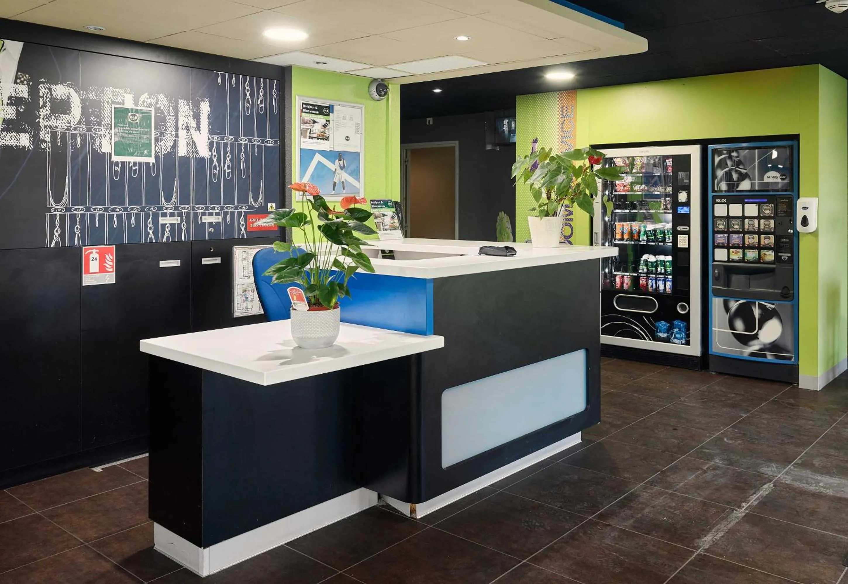 Lobby or reception in B&B HOTEL Vitry-sur-Seine