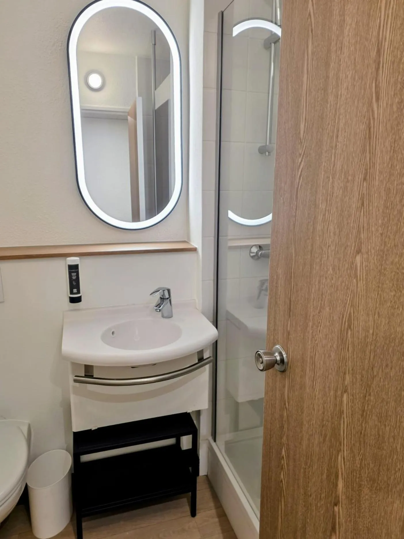 Shower in B&B HOTEL Vitry-sur-Seine