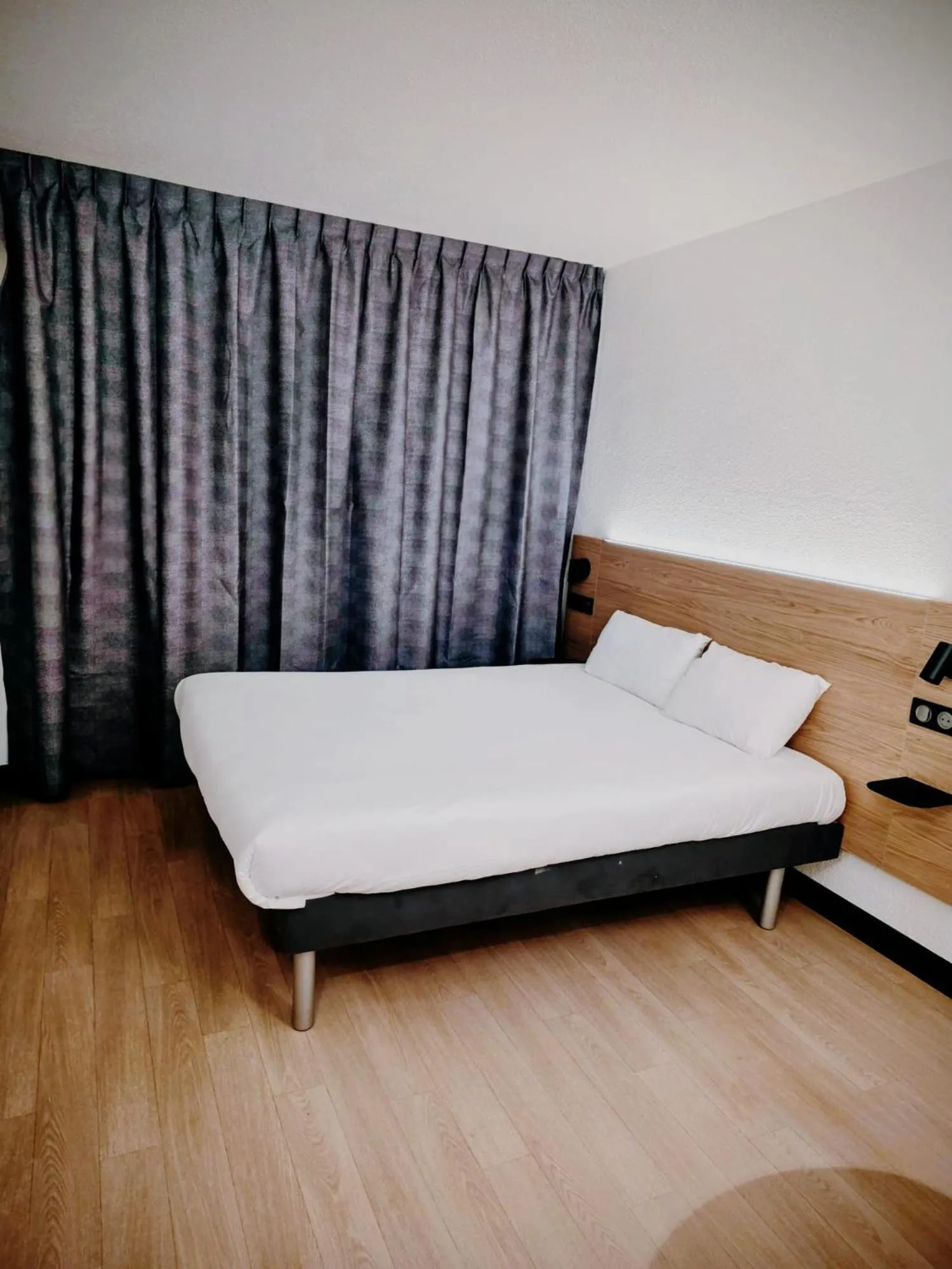 Bed in B&B HOTEL Vitry-sur-Seine