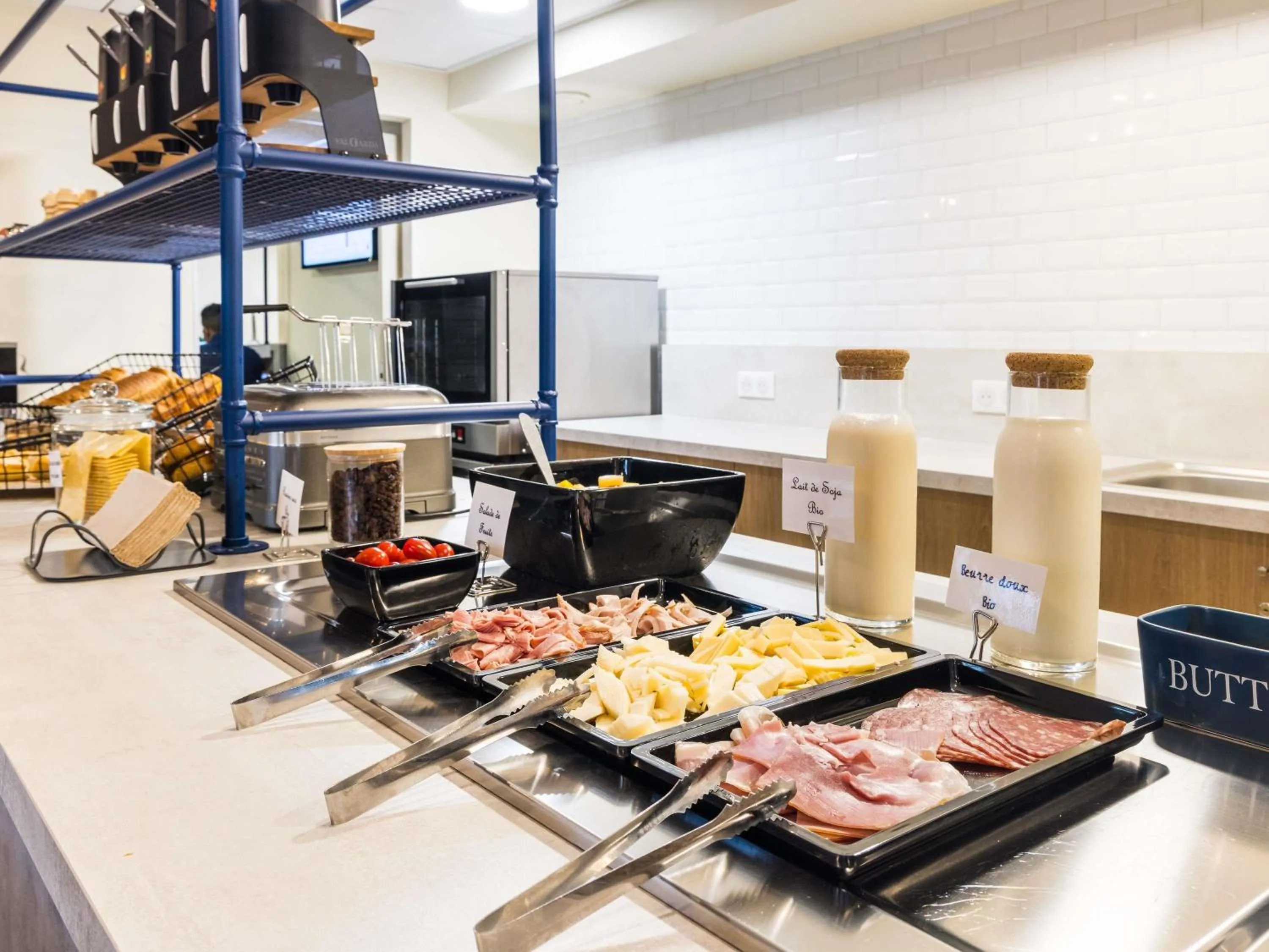 Breakfast in Hotel ibis budget Chatillon Paris Ouest