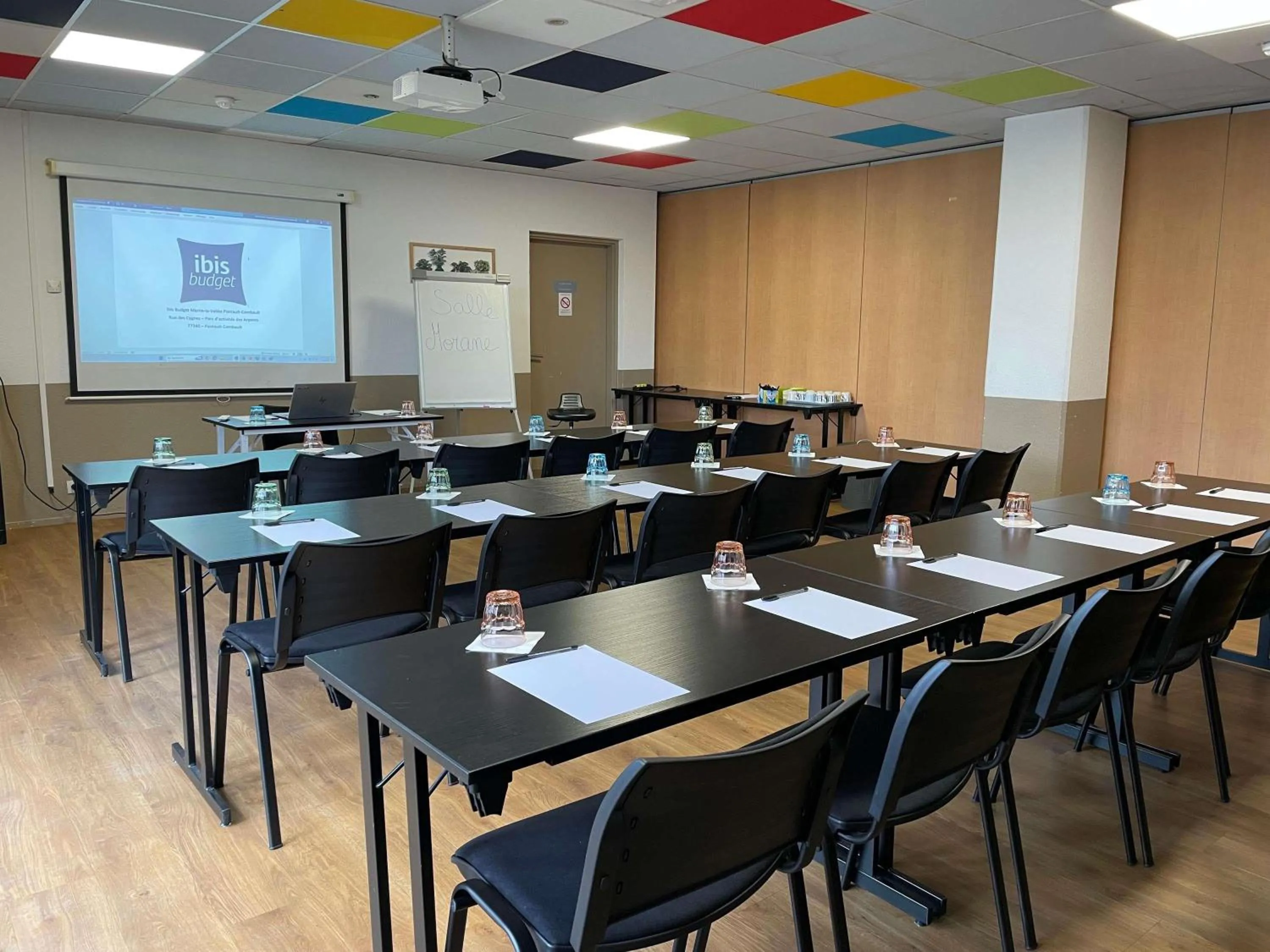 Meeting/conference room in ibis budget Marne la Vallée Pontault Combault