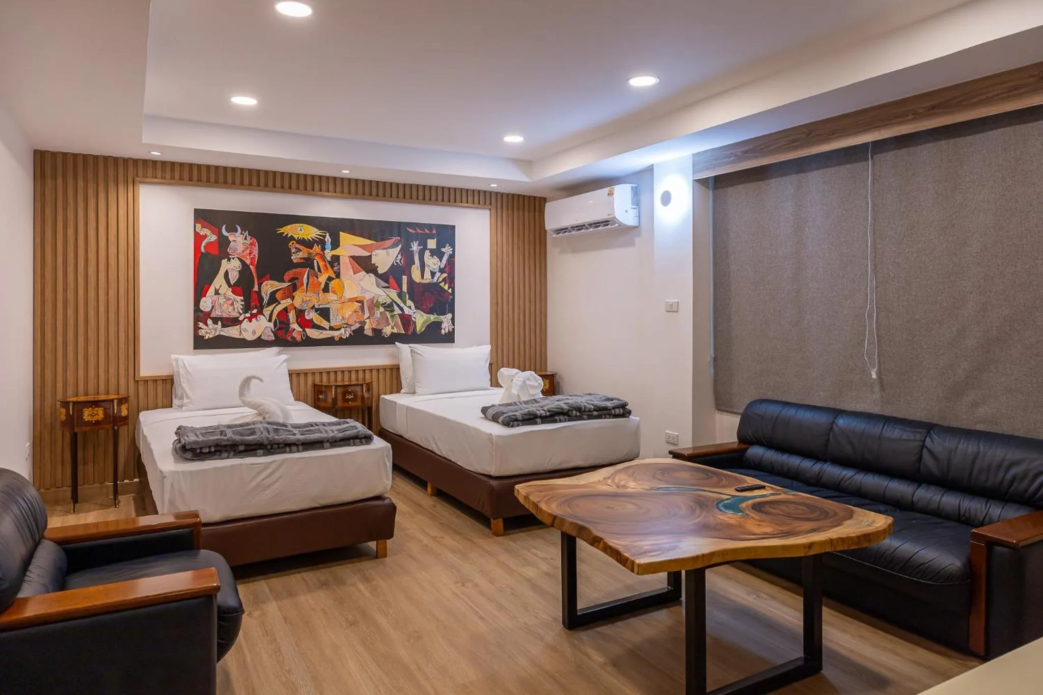 Bed in Hotel Pattaya Beach