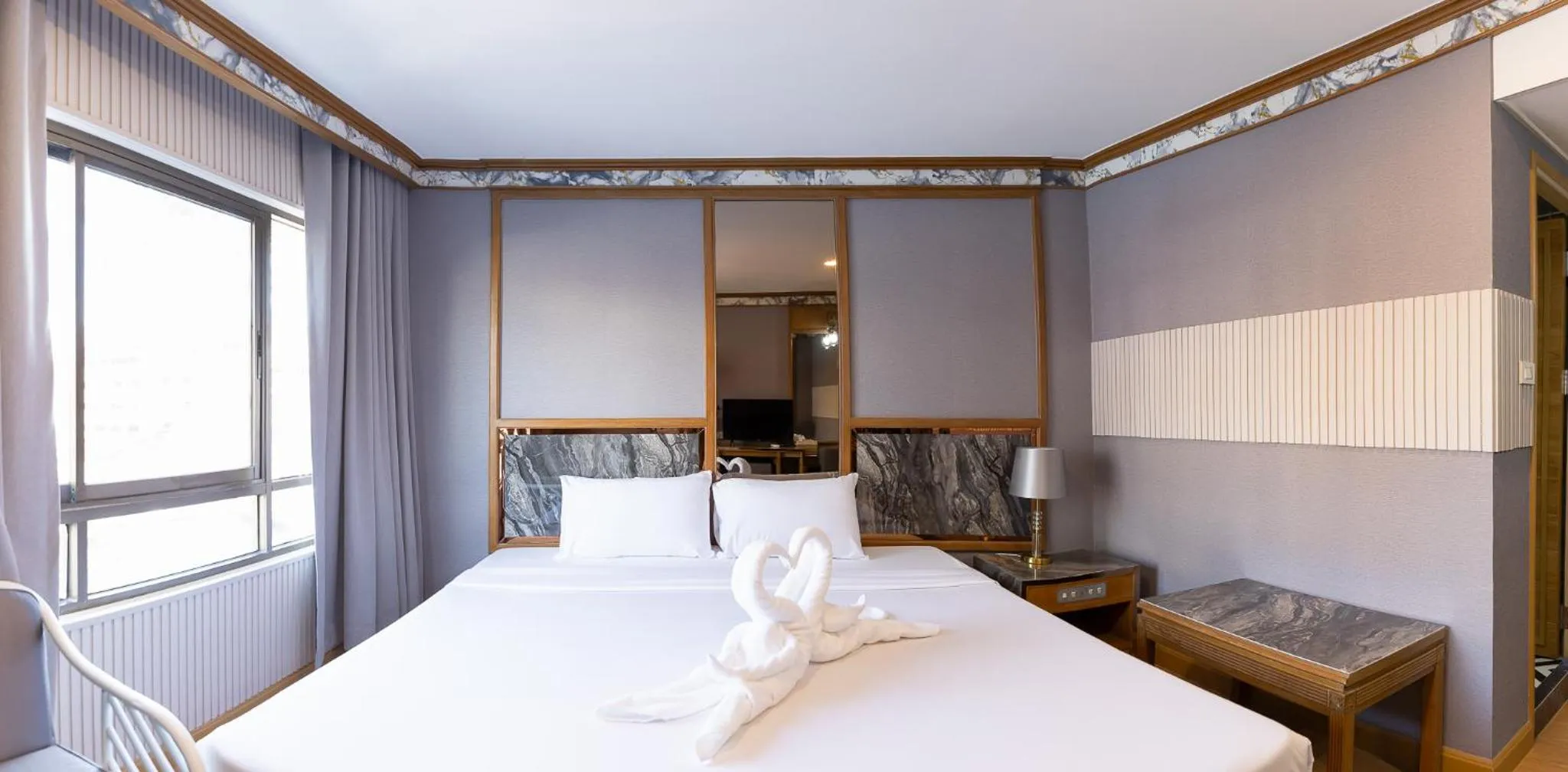 Bed in Hotel Pattaya Beach