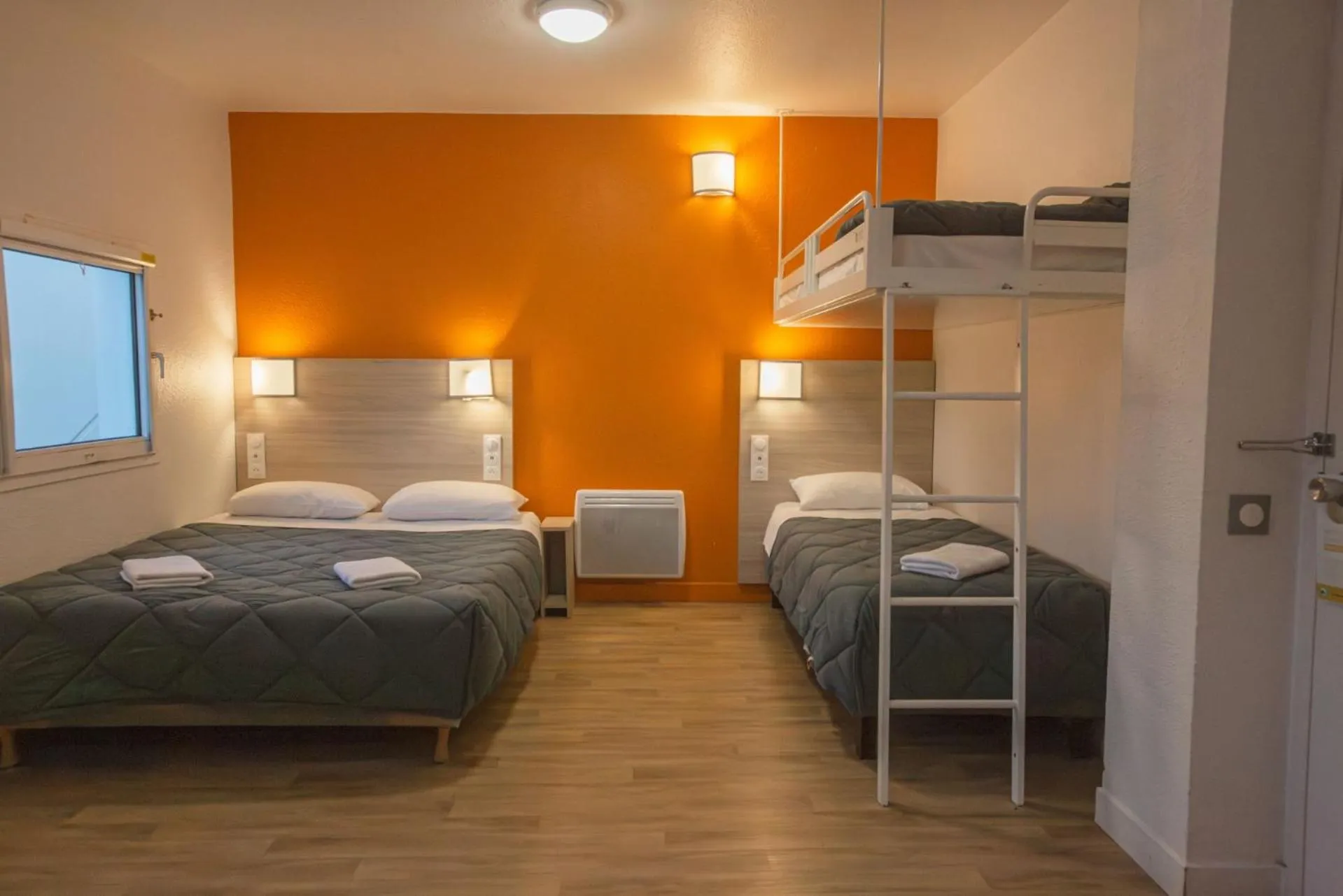 Bed in Première Classe Plaisir Gatines