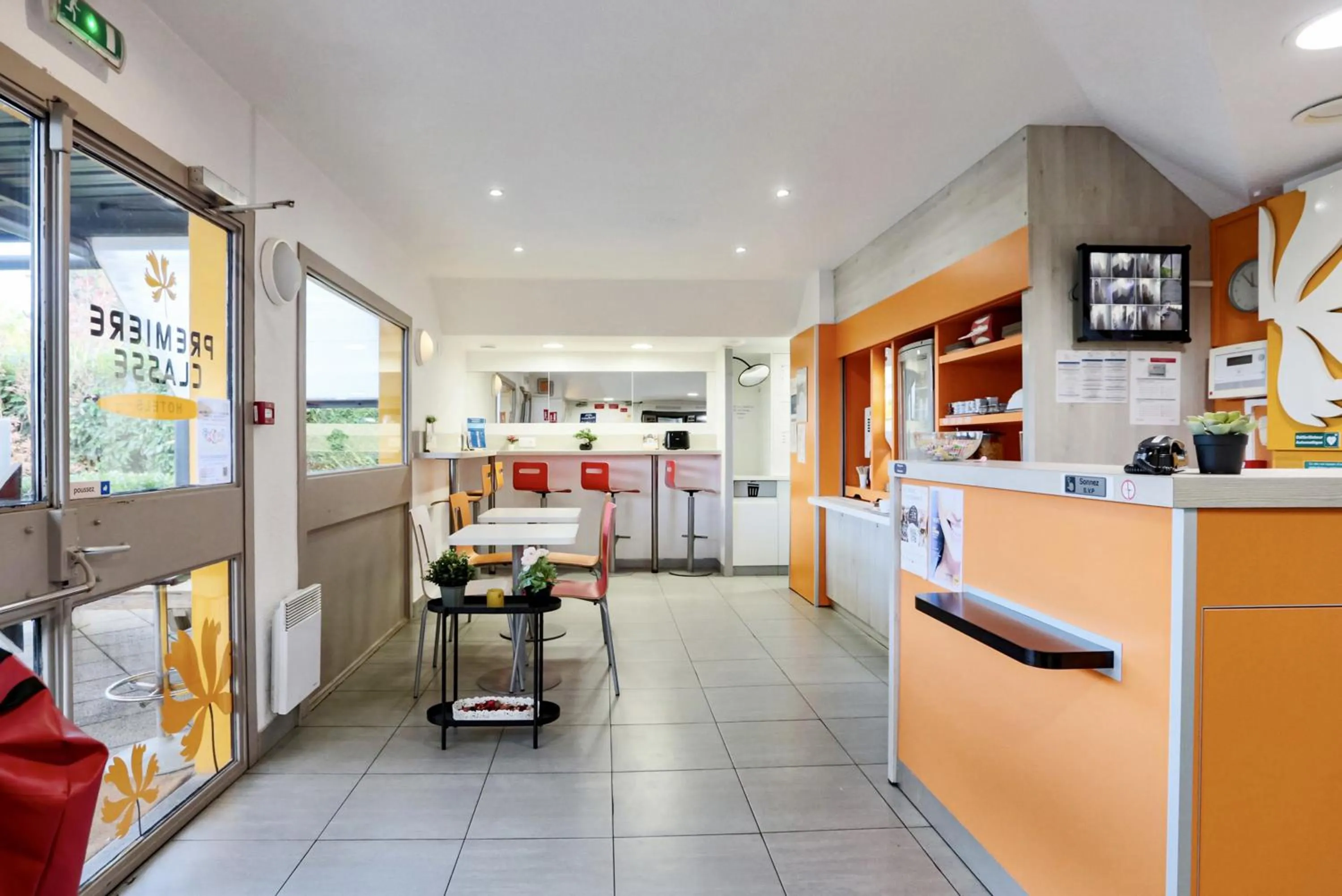 Lobby or reception in Première Classe Plaisir Gatines