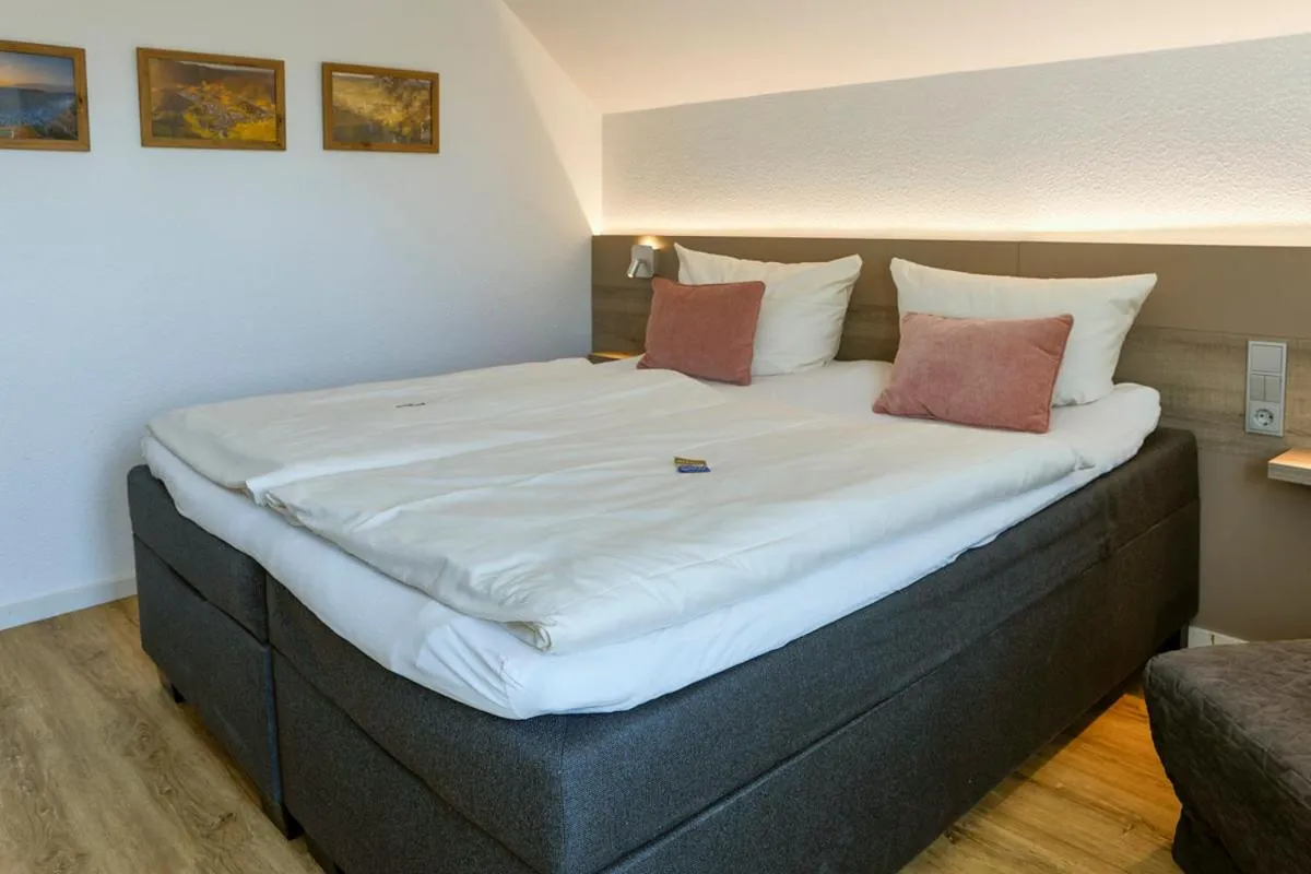 Bed in Hotel Kalenborner Höhe