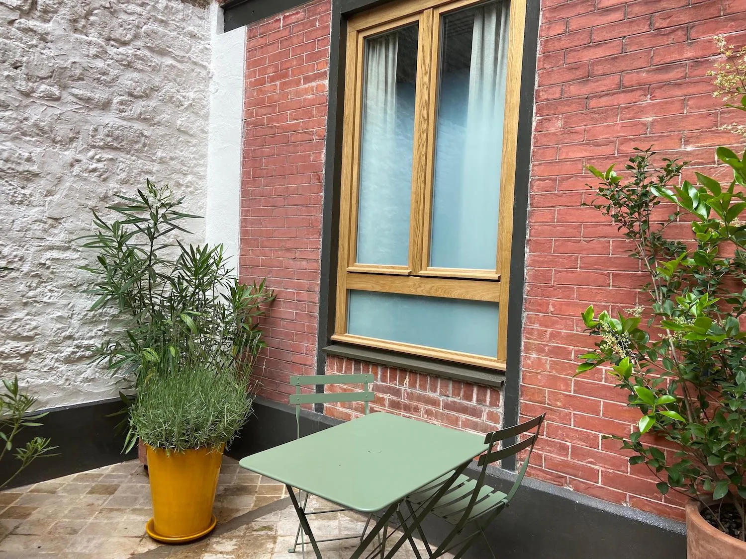 Patio in Bijou Hôtel Paris Boulogne