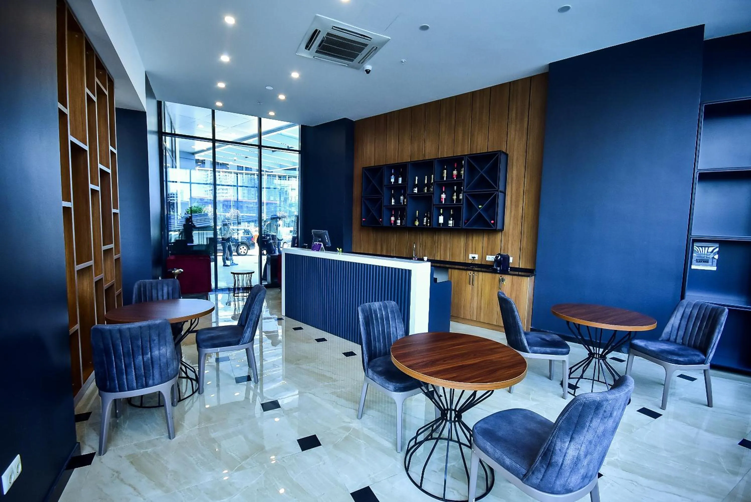 Lounge or bar in New Wave Hotel