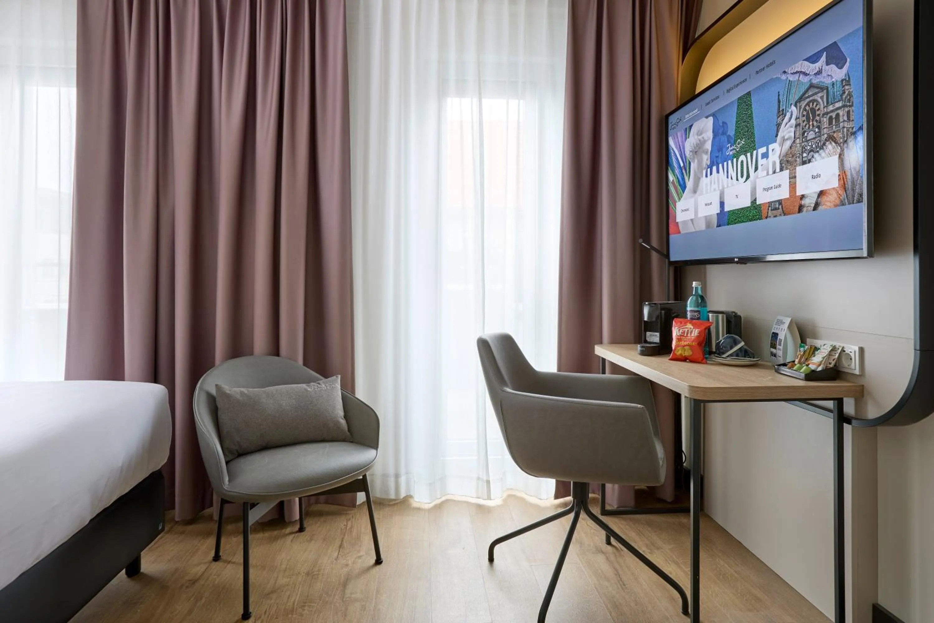 TV and multimedia in June Six Hotel Hannover City