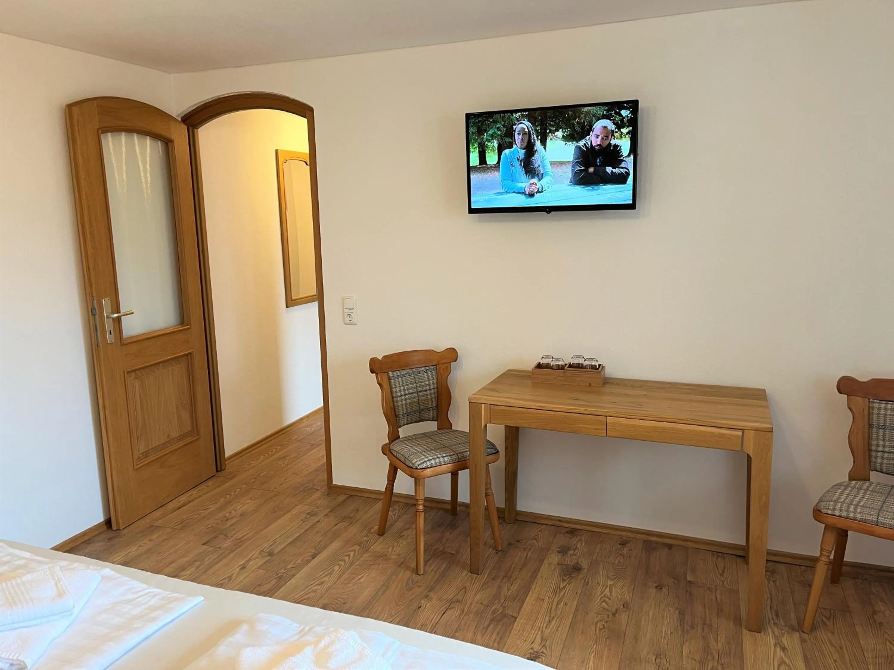 Photo of the whole room, Bed in Gästehaus Forggensee