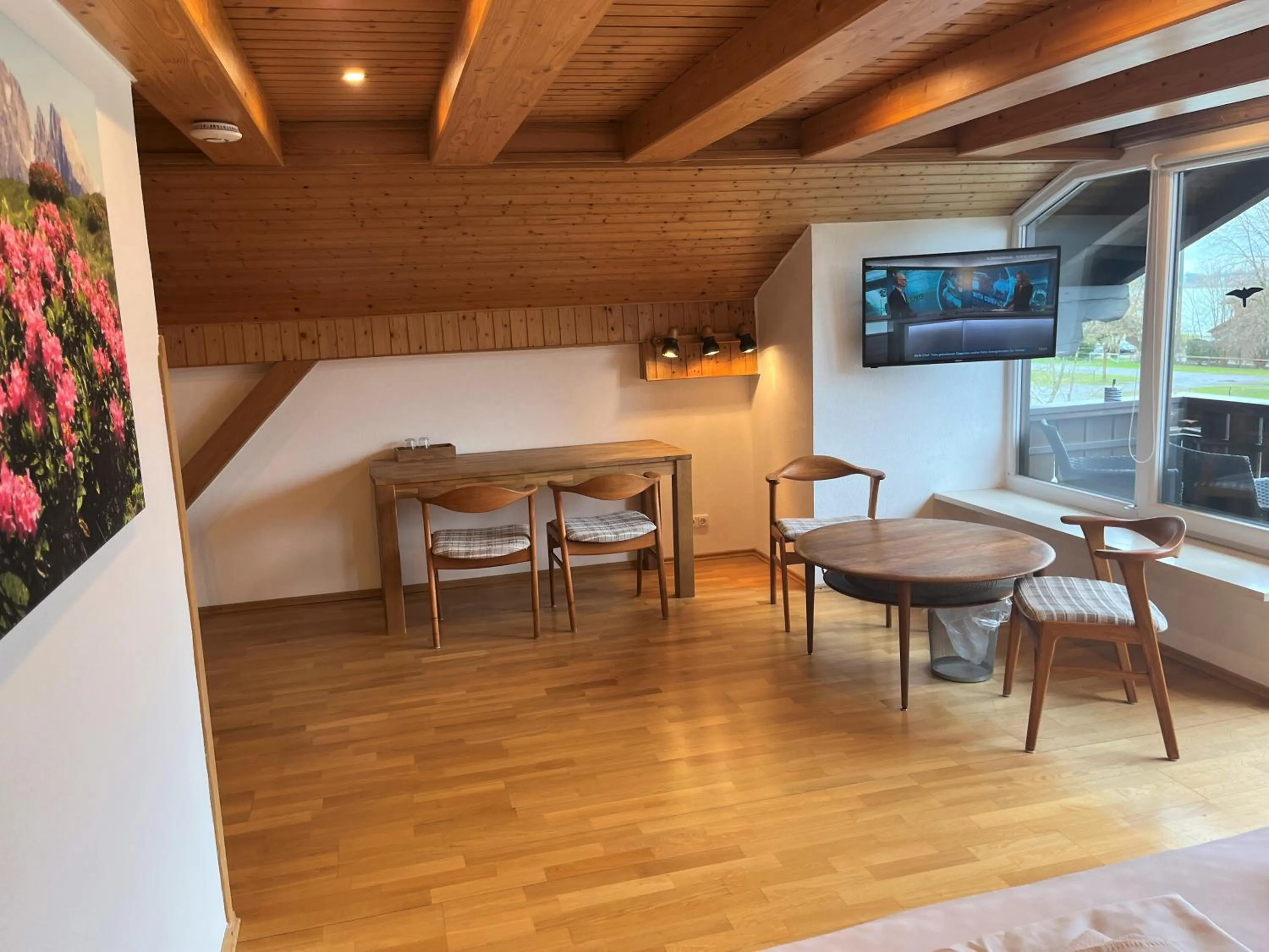 Photo of the whole room in Gästehaus Forggensee