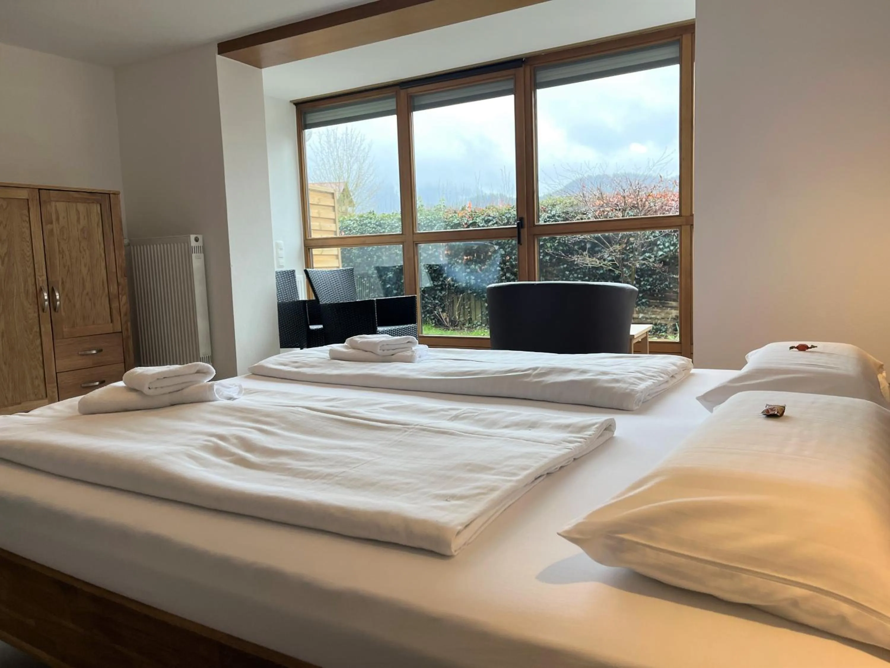 View (from property/room), Bed in Gästehaus Forggensee