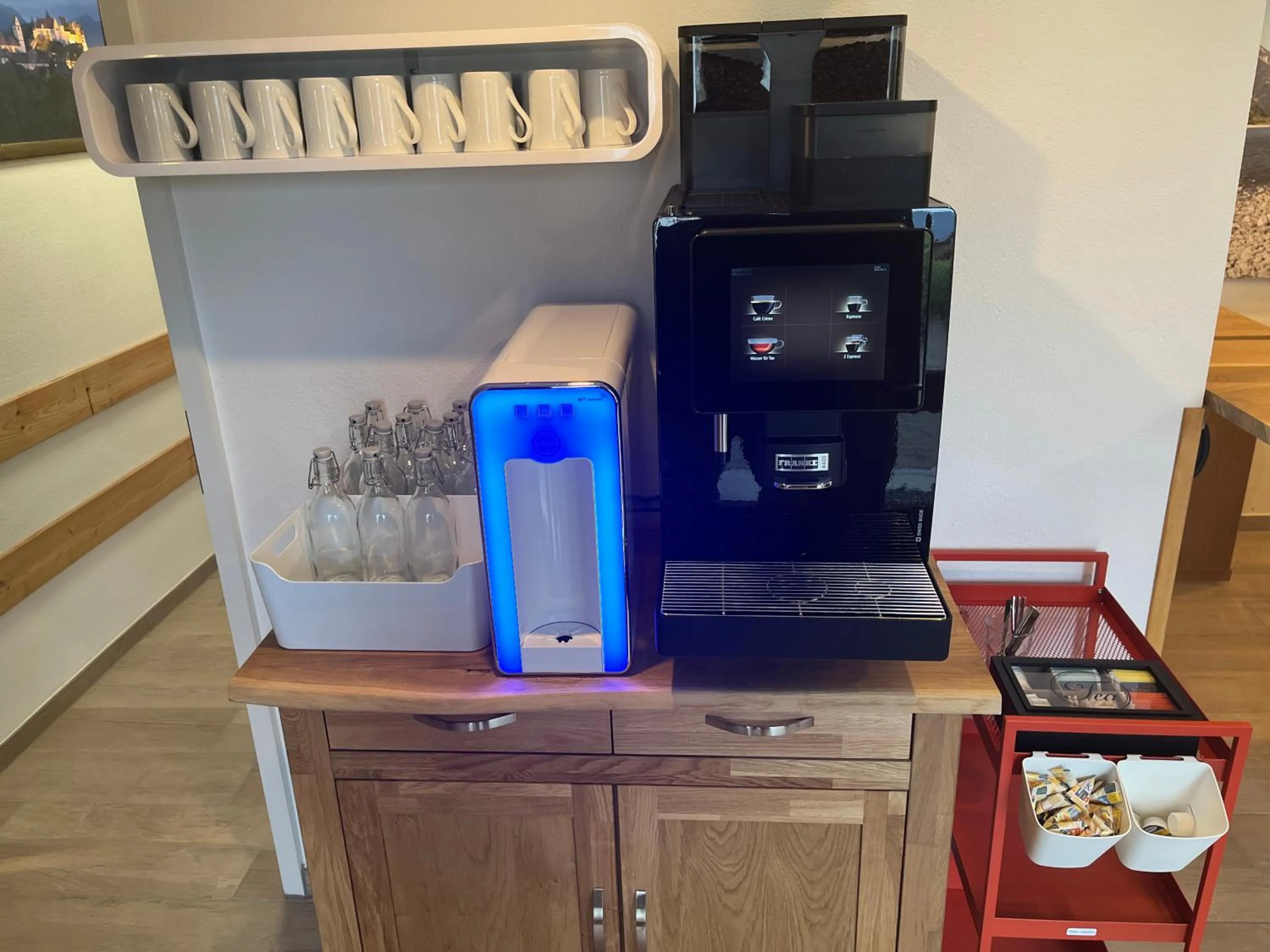 Coffee/tea facilities in Gästehaus Forggensee