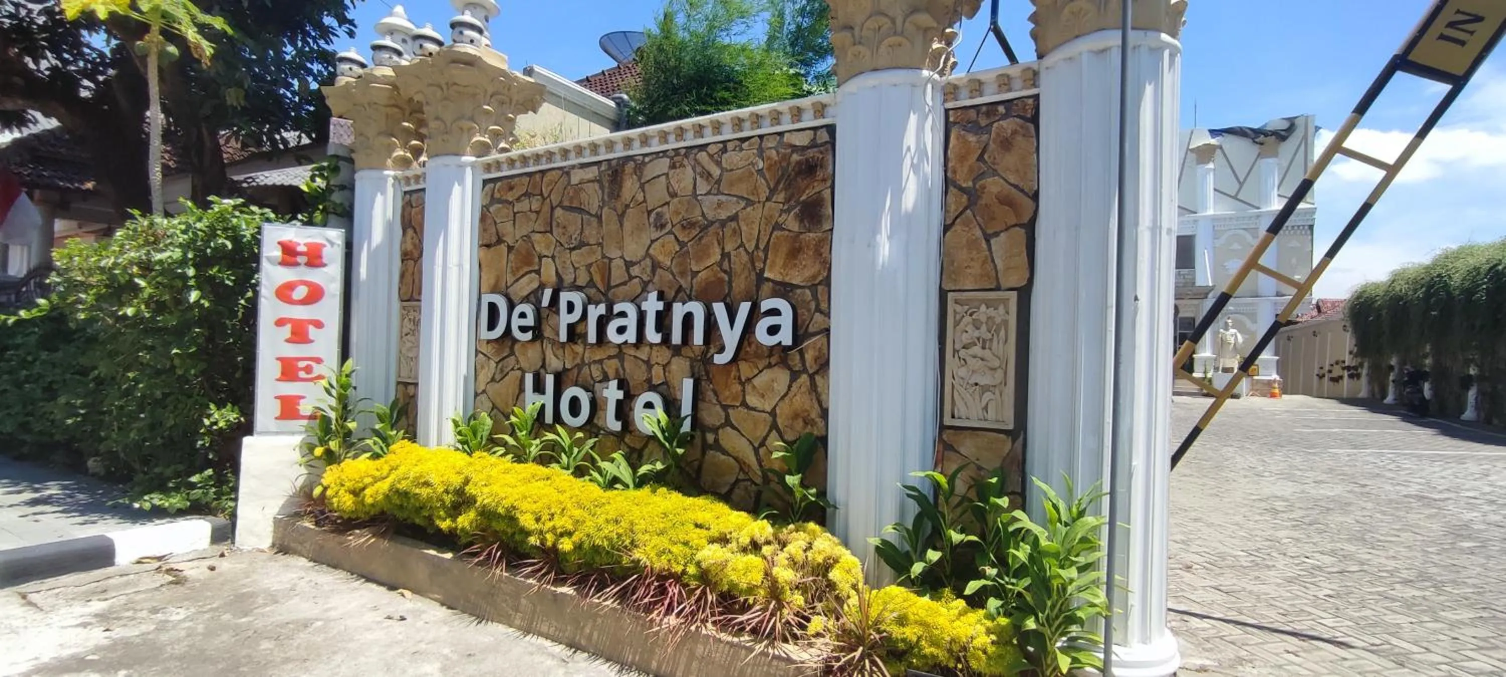 Votel Hotel De'Pratnya Kediri