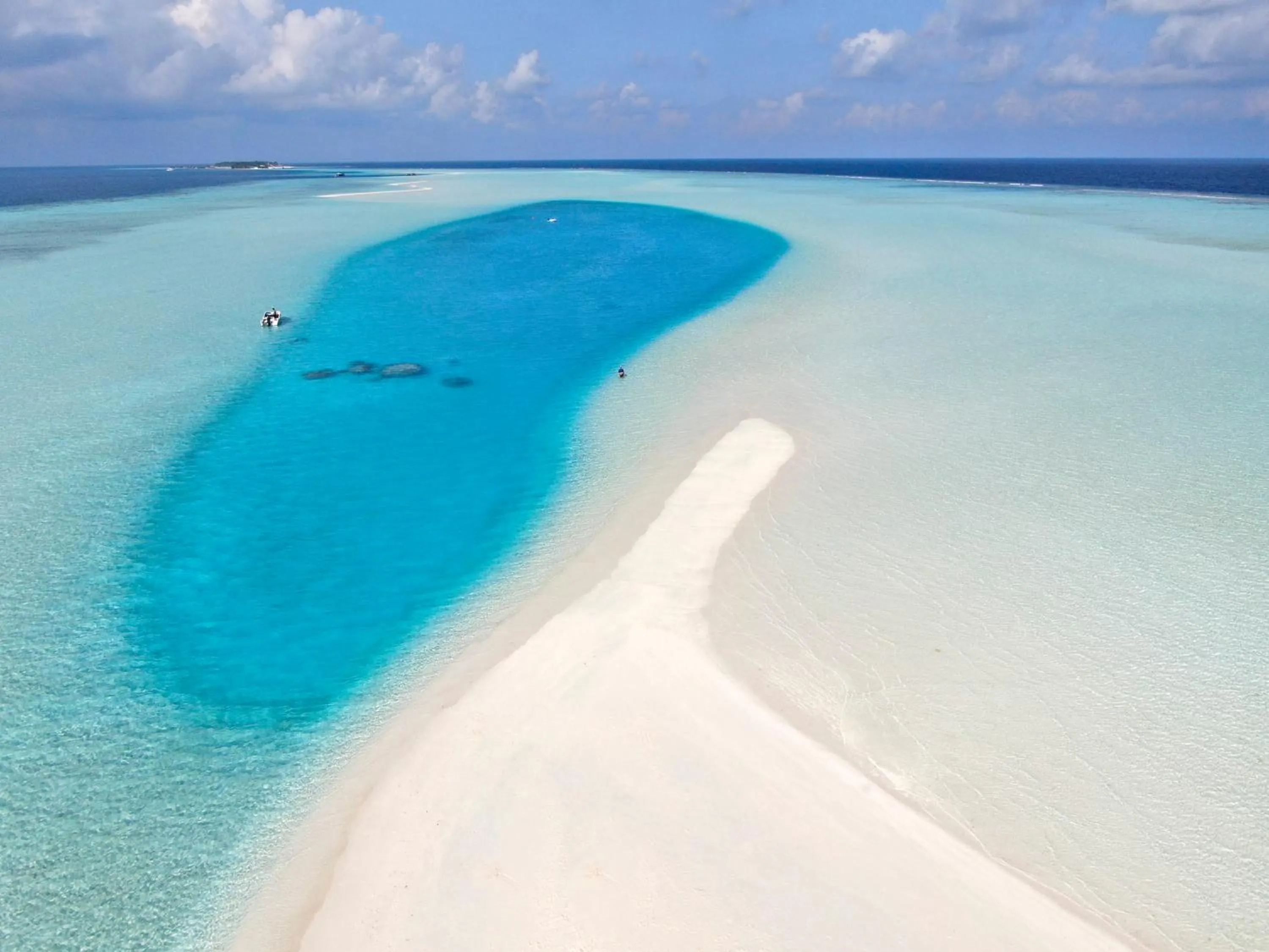 Bird's eye view in Thoddoo Island Life