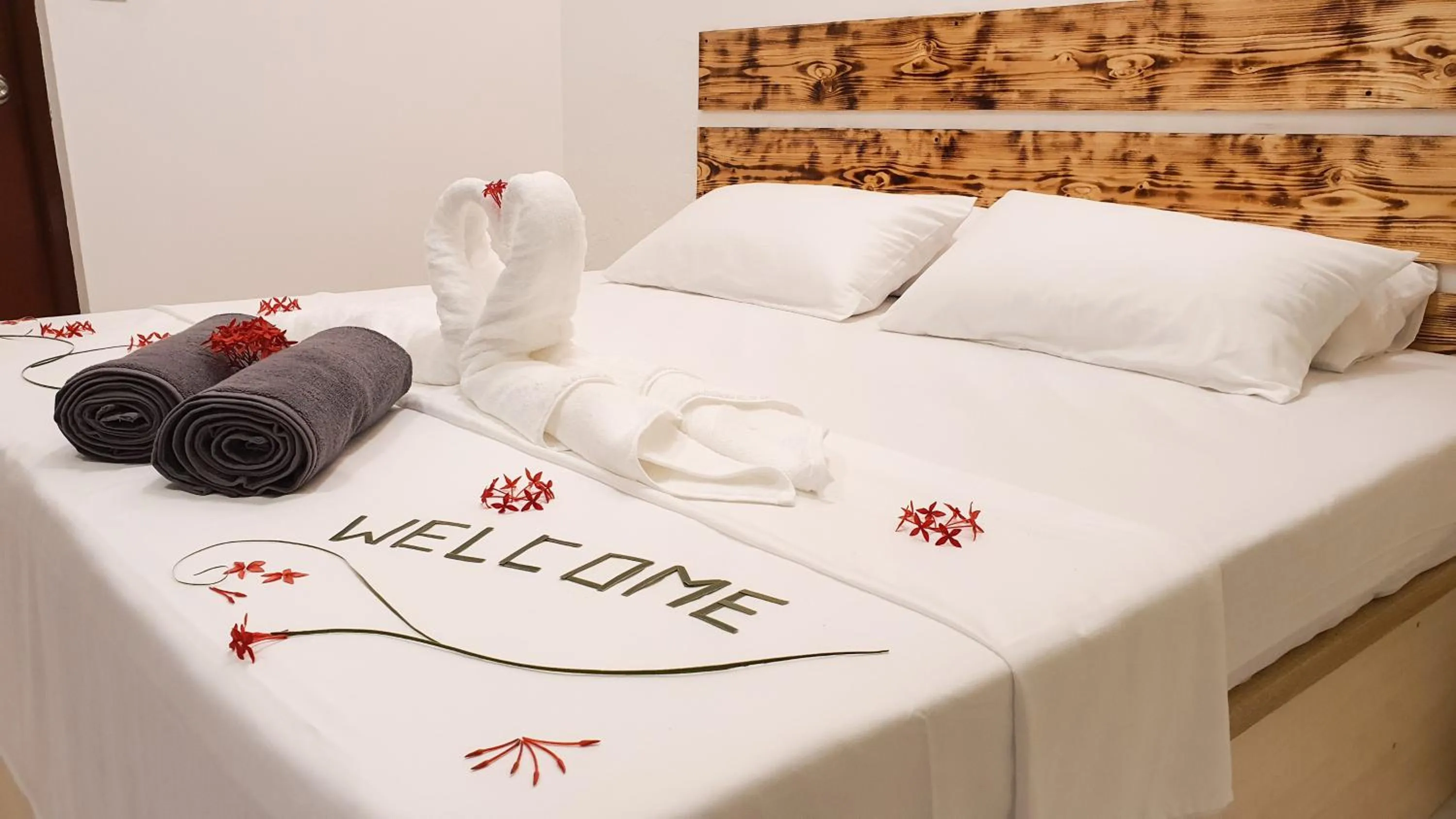 Bed in Thoddoo Island Life