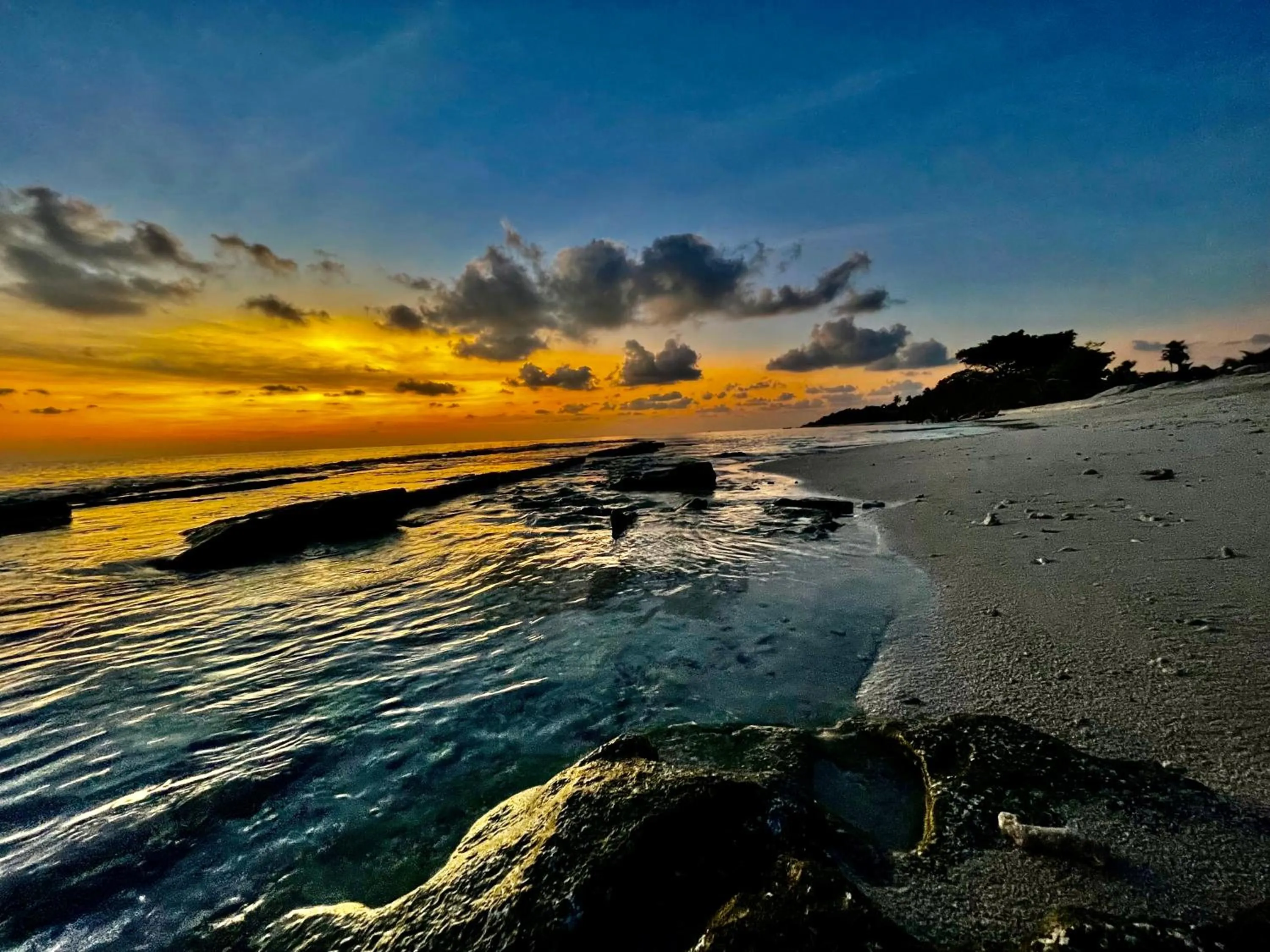 Sunset in Thoddoo Island Life