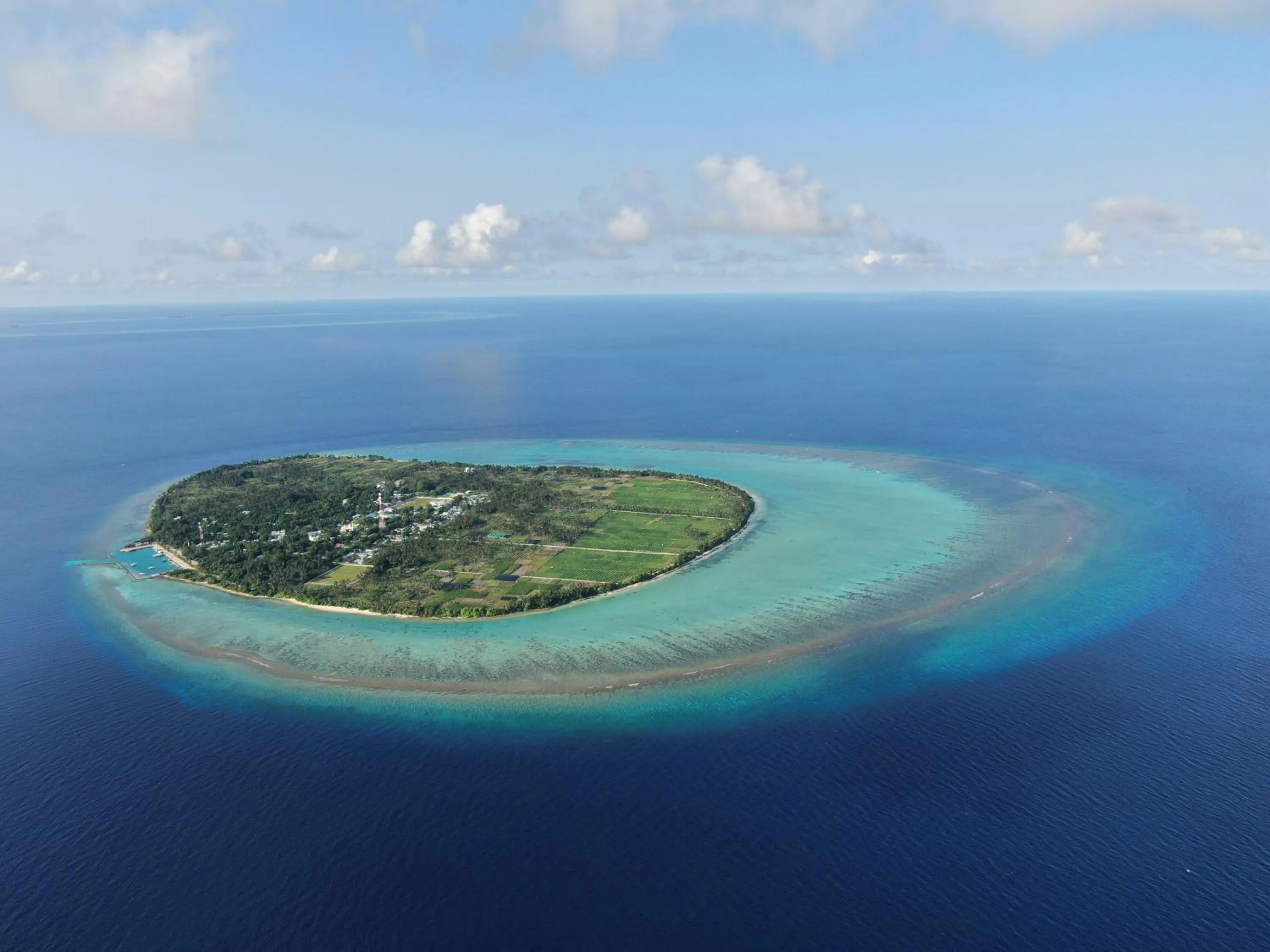 Bird's eye view in Thoddoo Island Life