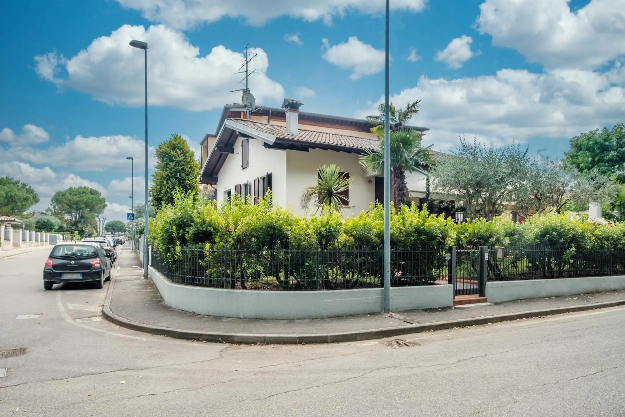 Facade/entrance in B&B Casa Gaia - Sirmione