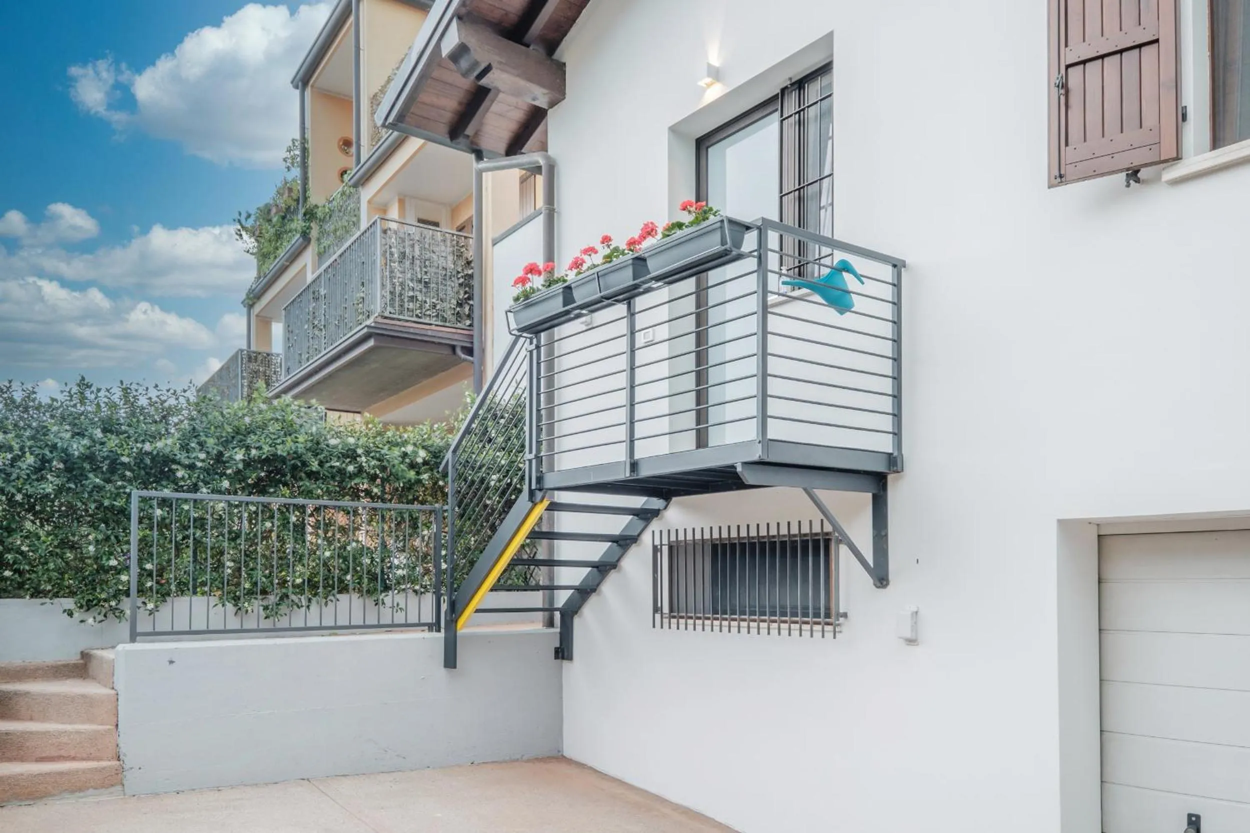 Facade/entrance in B&B Casa Gaia - Sirmione