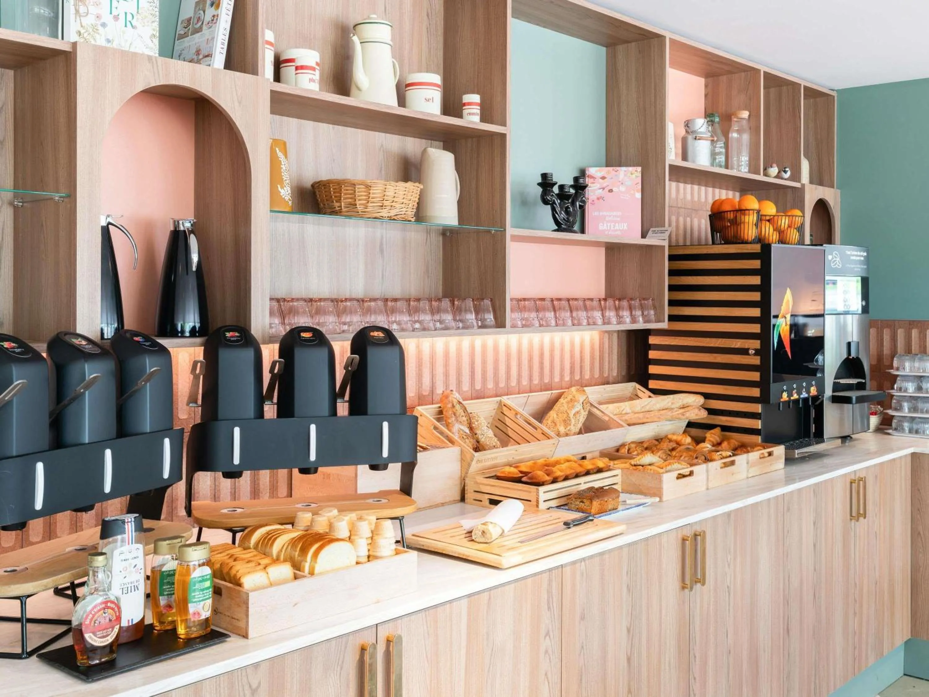 Breakfast in ibis budget Marne la Vallée Val d'Europe