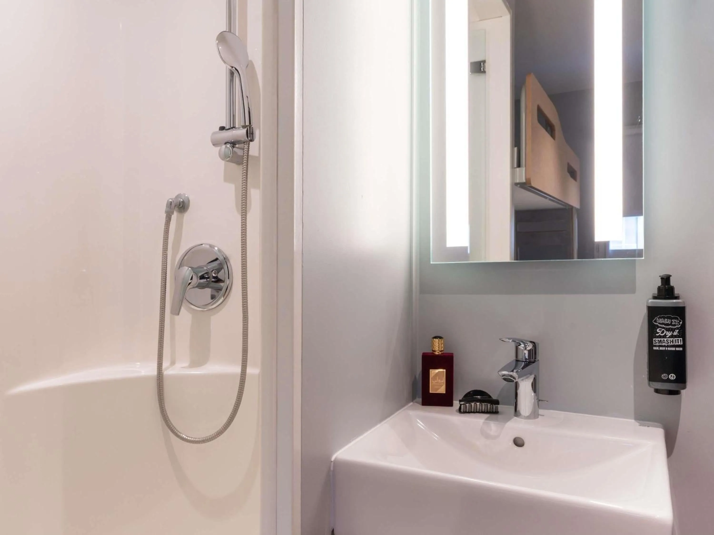 Bedroom in ibis budget Marne la Vallée Val d'Europe