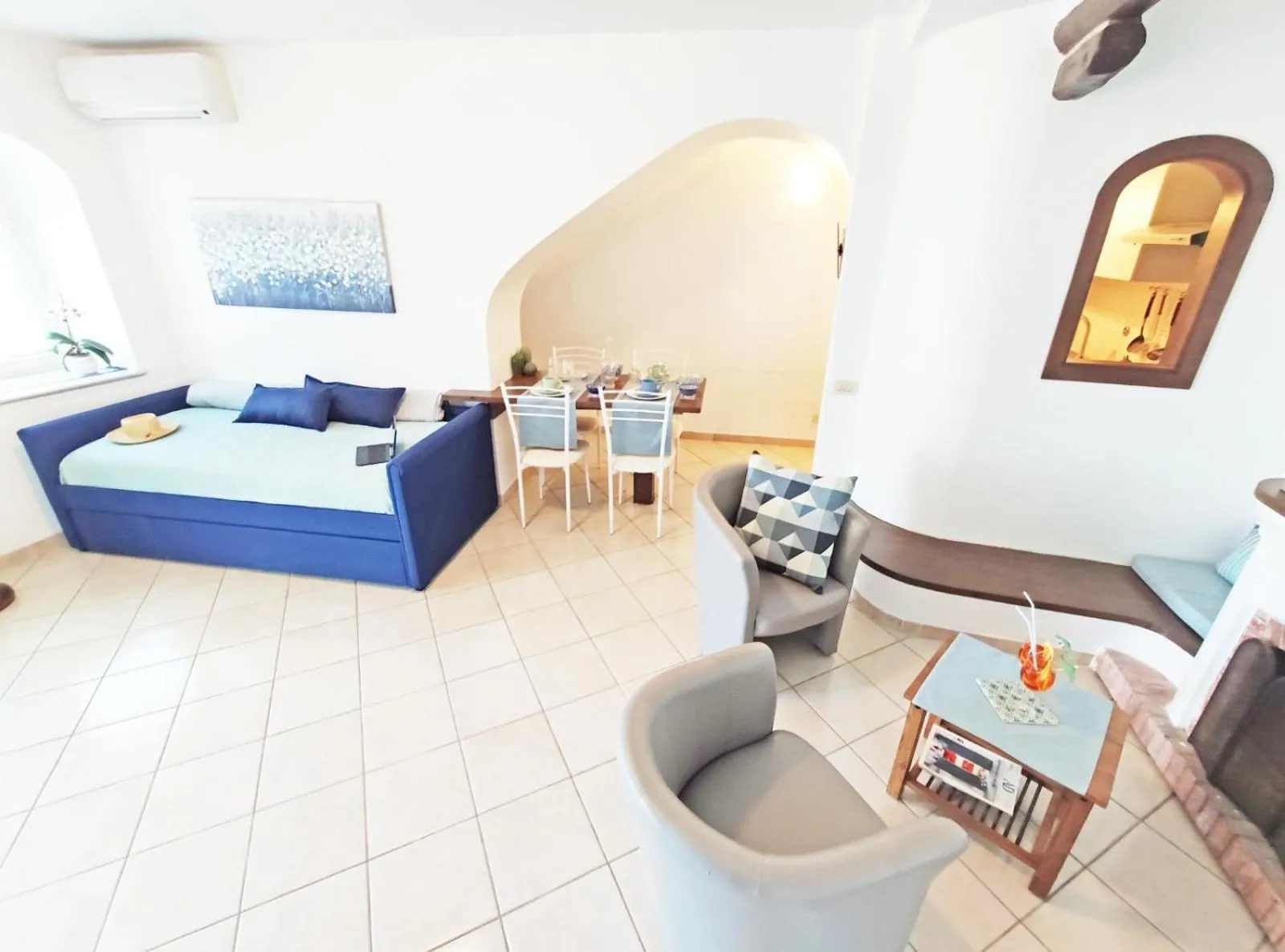 Living room, Bed in Estate4home - Goat Path